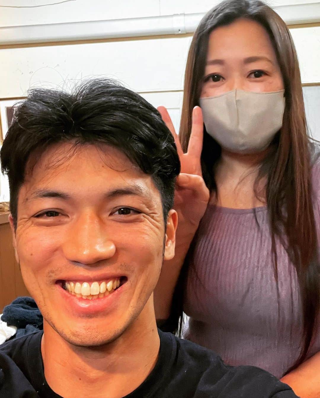 杉本知香さんのインスタグラム写真 - (杉本知香Instagram)「村田さん、せいじさん、えいじくん😆😆😆  #中目黒美容室#ドライヤー2秒 #村田諒太 🥊 #ロンドンオリンピックミドル級金メダリスト 元#WBA世界ミドル級スーパー王者 #千原せいじ #千原兄弟 #チハラトーク #インポッシブルえいじ  #インポッシブル」2月25日 21時11分 - sugimotoc