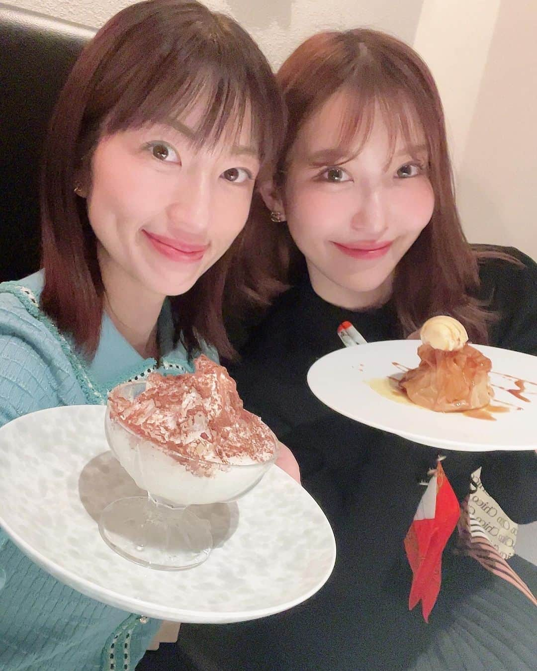 庄司ゆうこさんのインスタグラム写真 - (庄司ゆうこInstagram)「ここちゃんに誕生日お祝いしてもらったぁー🧡 初めてのお店、カゲロウプラスへ❣️2人とも初めてだったけど何食べてもめちゃくちゃ美味しくてまた必ず行きたいお店リストに入った☺️ そしてプレゼントは何とヴィトンのスカーフ✨✨ 10歳も年下の子にこんな豪華なプレゼントを頂いたのは初めて🥺感動🥺❤️ 早速カバンに付けたら一気に華やかになったぁ🧡 プレゼントのセンス良過ぎ🥰 本当にありがとう🥺❤️ ここちゃんとは来月以降も楽しみな予定盛り沢山☺️ わくわく💕 #誕生日#誕生日お祝い#お祝いディナー#プレゼント#ヴィトン#スカーフ#ありがとう#大好き#カゲロウプラス#西麻布」2月26日 8時11分 - yuko.shoji