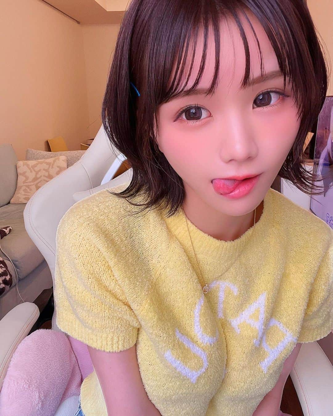 みもれもんさんのインスタグラム写真 - (みもれもんInstagram)「The content of the fan site has been renewed 🥳🍋 Check it out from Instagram Stories & Highlights ^ ̳ට ̫ ට ̳^  これはSNOWで撮ったょ📶 フィルターが可愛いので更新😍💕  ファンサイトの内容をリニューアルしたょ🥳🍋 インスタのストーリー＆ハイライトから チェックしてね^ ̳ට ̫ ට ̳^💓  https://fantia.jp/fanclubs/330474/plans  #みもれもん #snow #fashion #Tokyo #mimolemon #ショートカット #外ハネボブ #patou #fantia」2月26日 10時12分 - mimore_mon0929
