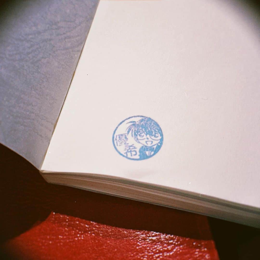 優希美青さんのインスタグラム写真 - (優希美青Instagram)「コナンくんのハンコかわいいなぁって作ってみたものの、いつどこで使えばいいか分からずしまってたハンコ😂  やっぱりかわいいかも🙈  銀行登録も一応できるらしい🤔  もう一個作るか迷う🥺  #名探偵コナン」2月26日 16時38分 - mio_yuki