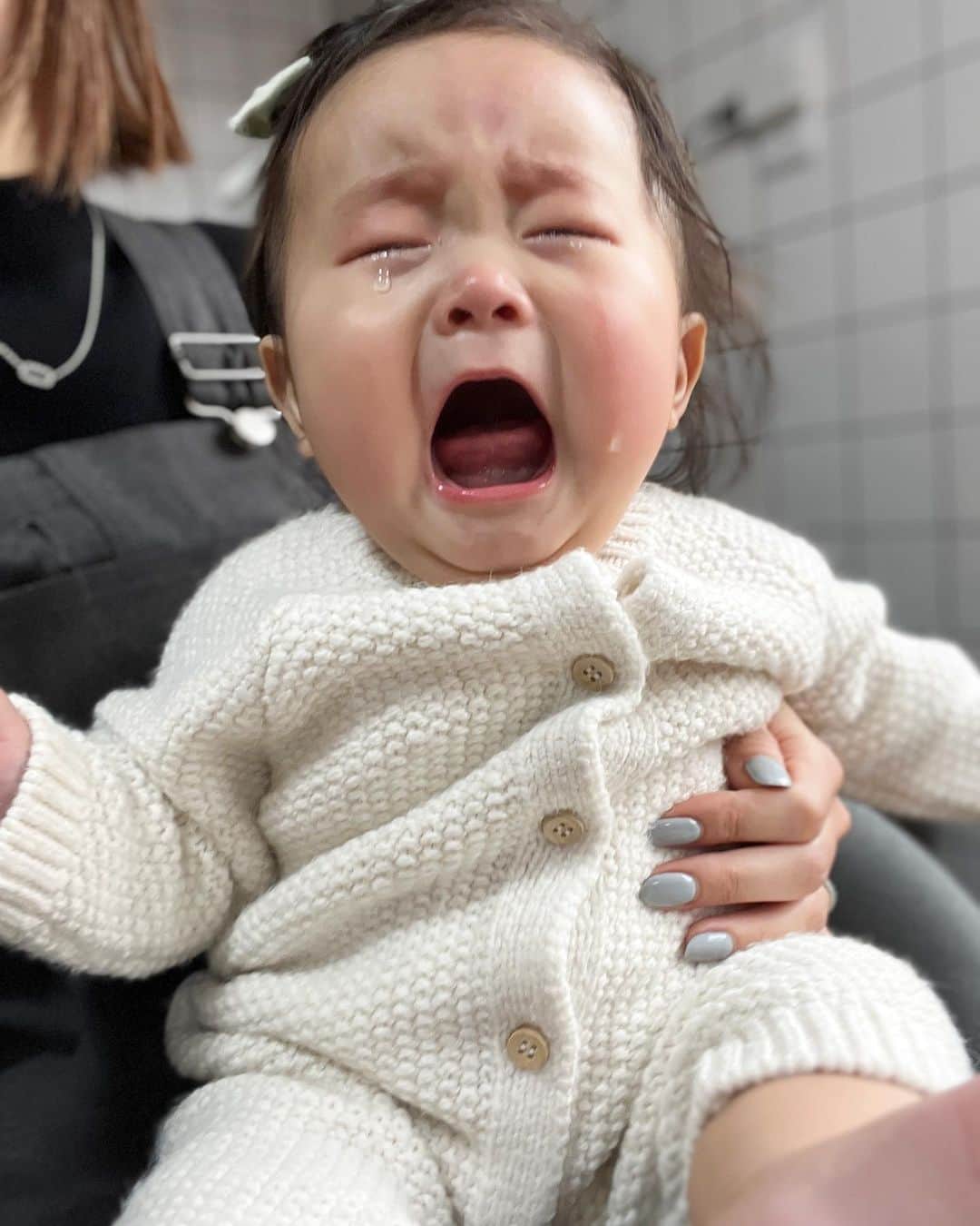 Mai Wakimizuさんのインスタグラム写真 - (Mai WakimizuInstagram)「泣いてる姿が可愛すぎて♡なんて綺麗な涙なの（；＿；）♡shinkaが抱っこしながら撮ってくれた♡ #生後6ヶ月#0歳女の子」2月26日 17時52分 - wakkin__m