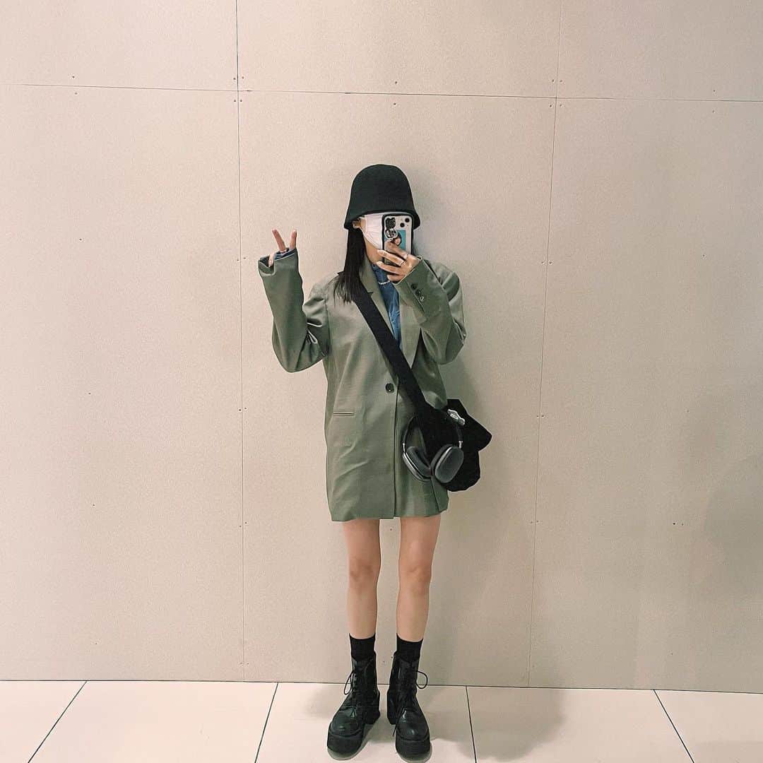 高梨優佳さんのインスタグラム写真 - (高梨優佳Instagram)「今日の服 🖥🤍」2月26日 19時43分 - yukaaa0721xx