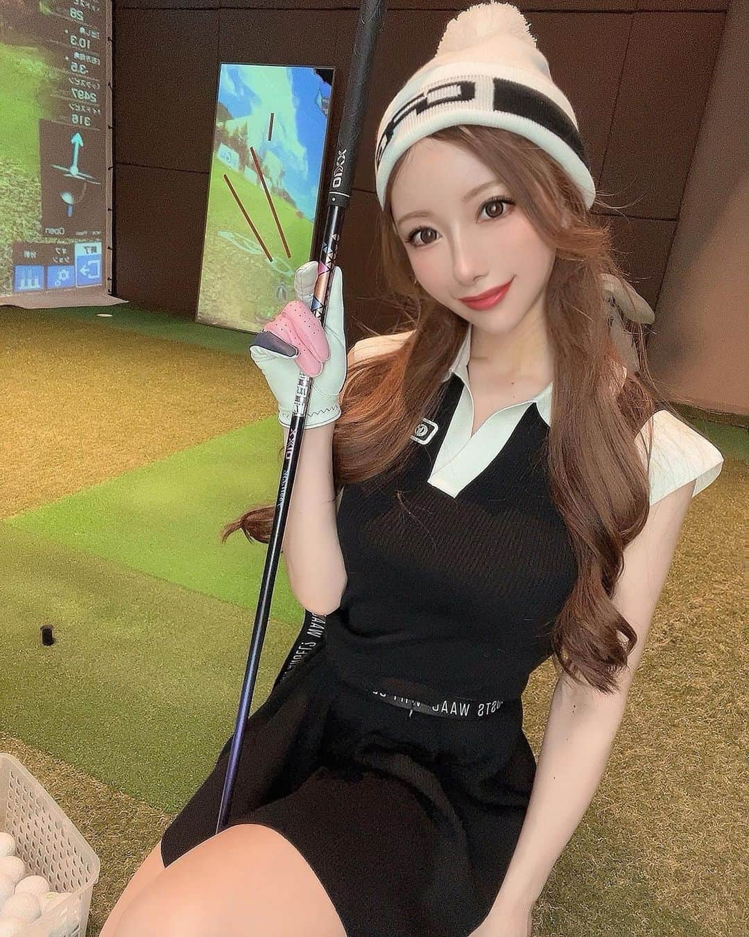 小松崎真理さんのインスタグラム写真 - (小松崎真理Instagram)「ゴルフウェア→ @cpggolf_official   @rizap_golf で久々のレッスン⛳️ 感覚はまだ残ってた🥹 苦手なウッド系を練習したよ😌 打てるようになってて感動🥹  #cpggolf#シーピージーゴルフ#lemon恵比寿 ライザップ#ライザップゴルフ#ライザップ10周年#ゴルフ#ゴルフ女子#ゴルフ男子#ゴルフレッスン#ゴルフウェア#ゴルフコーデ#ゴルフ初心者#ゴルフスイング#ゴルフ好きな人と繋がりたい#シュミレーションゴルフ#ゴルフ練習#ゴルフ女子コーデ」2月26日 20時05分 - xs2.mari.s2x