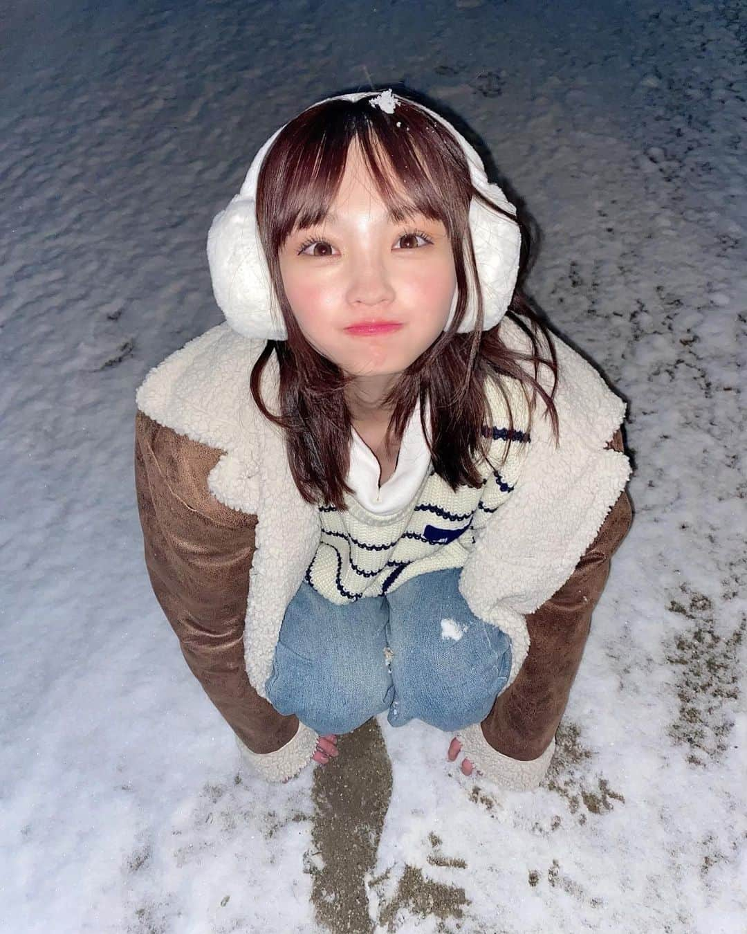 新澤菜央さんのインスタグラム写真 - (新澤菜央Instagram)「ぜんぶ雪のせいだ。  今年雪見たー？🌨  #彼女の私服がかわいい #低身長コーデ #sサイズコーデ #156cm #カジュアルコーデ #冬コーデ #雪 #雪景色 #jrskiski」2月26日 20時18分 - _shinshin_48