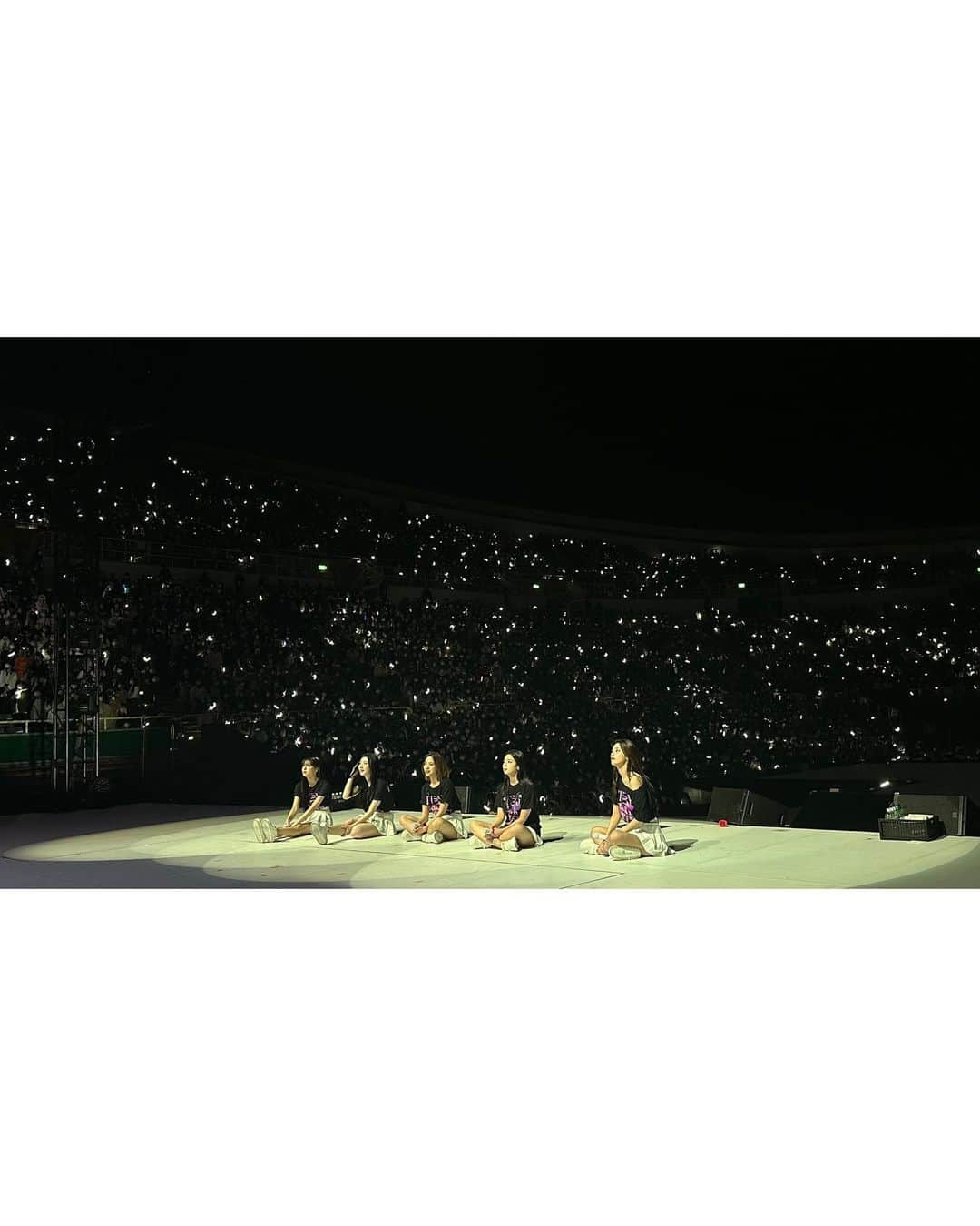 ITZYさんのインスタグラム写真 - (ITZYInstagram)「ITZY THE 1ST WORLD TOUR <CHECKMATE> in #TAIPEI  TAIPEI MIDZY 💙 見到大家我很幸福!  #ITZY #MIDZY @itzy.all.in.us  #ITZY_WORLD_TOUR ✈️」2月26日 22時49分 - itzy.all.in.us