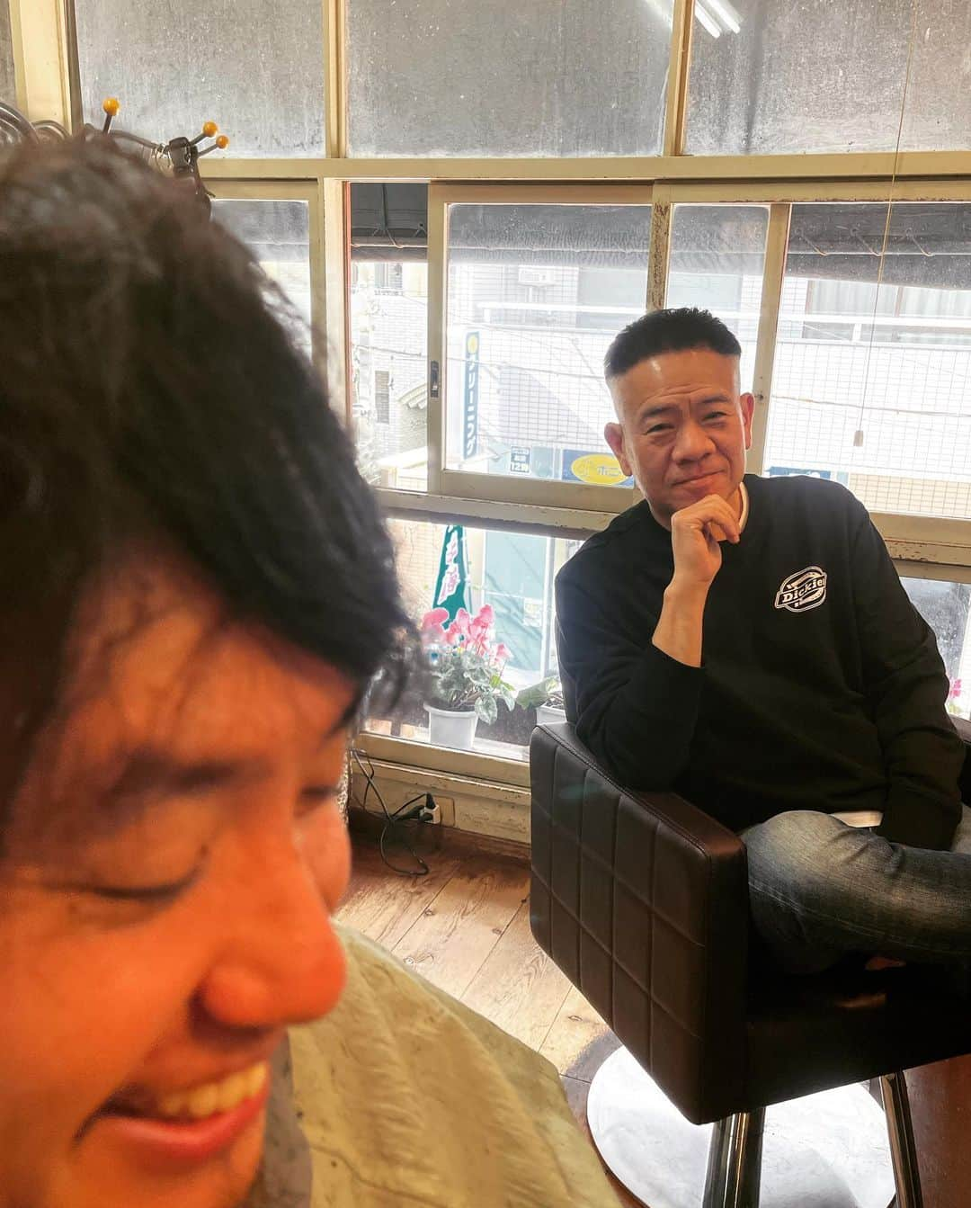 杉本知香さんのインスタグラム写真 - (杉本知香Instagram)「宮迫さんとこのつつみくん&原西さん😄🦍 つつみくん、ダイエット成功してモテ期続いてるらしいです（笑）  #中目黒美容室 #FUJIWARA原西#FUJIWARA #原西ゴリラ #つつみひろき#宮迫です#YouTube」2月27日 14時34分 - sugimotoc