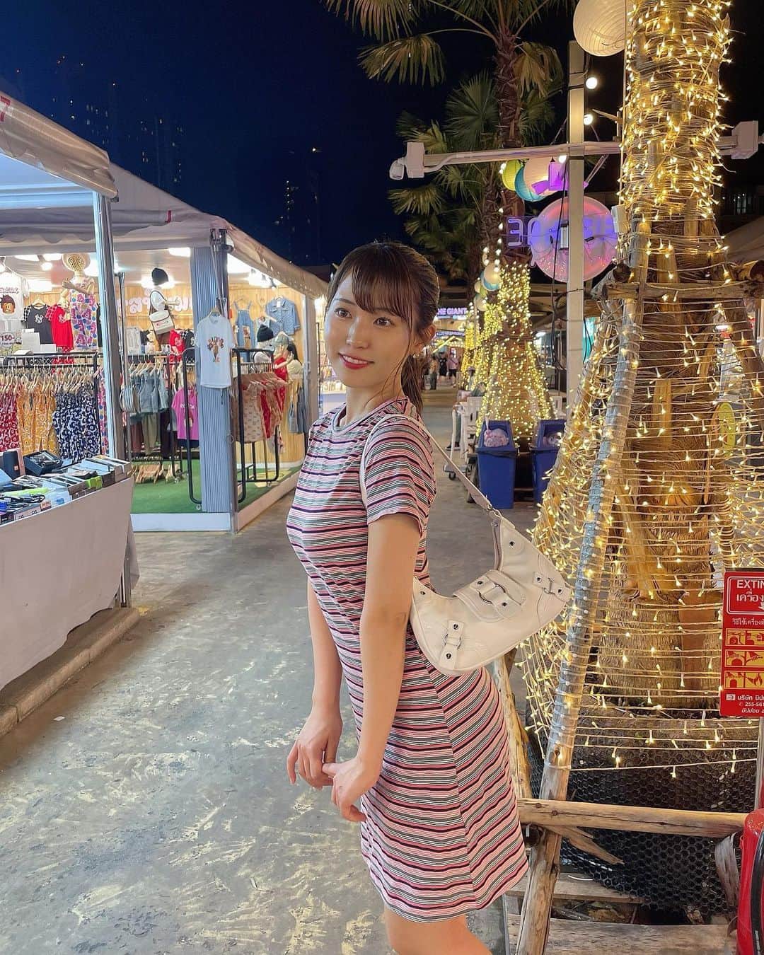 坂東遥さんのインスタグラム写真 - (坂東遥Instagram)「🇹🇭🍹  タイのナイトマーケット ３年前に来たとこと たまたま同じところで 懐かしいーってなってた！  綺麗になってて 夜でも映えだった🍹  #タイ #thailand  #nightmarket」2月27日 20時41分 - b.haruka1103