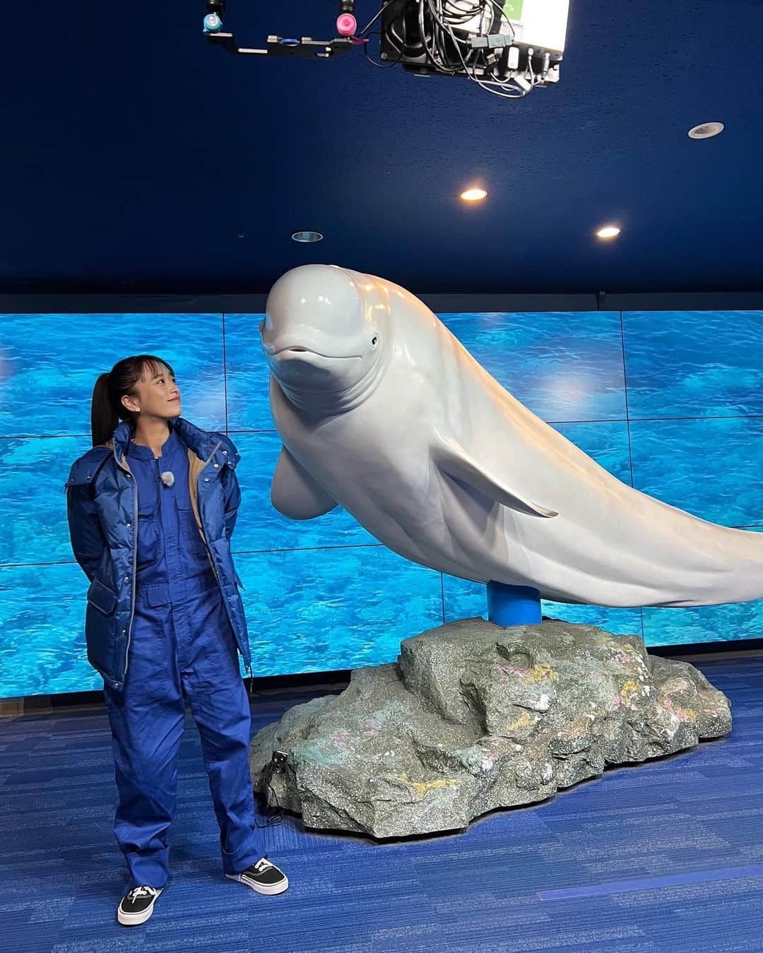 近藤千尋さんのインスタグラム写真 - (近藤千尋Instagram)「ウエストランドさんと お写真撮っていただきました✌️💓📷 私たちはブルーチームでした😊  チーム岡山嬉しいなぁ🐬 明日ZOO-１グランプリみてね🥰  お天気も最高で楽しかったロケ❗️  また特番で復活してほしい！！ 大好きなZOO-1スタッフさんたちにも またご一緒できますように。。。🥺❤️  いつも楽屋に行くとグルメな差し入れが たくさんあって、、、 毎回の楽しみの一つでした😭💓  だいすき！ZOO-１グランプリ☺️🤍」2月27日 20時56分 - chipichan.1215