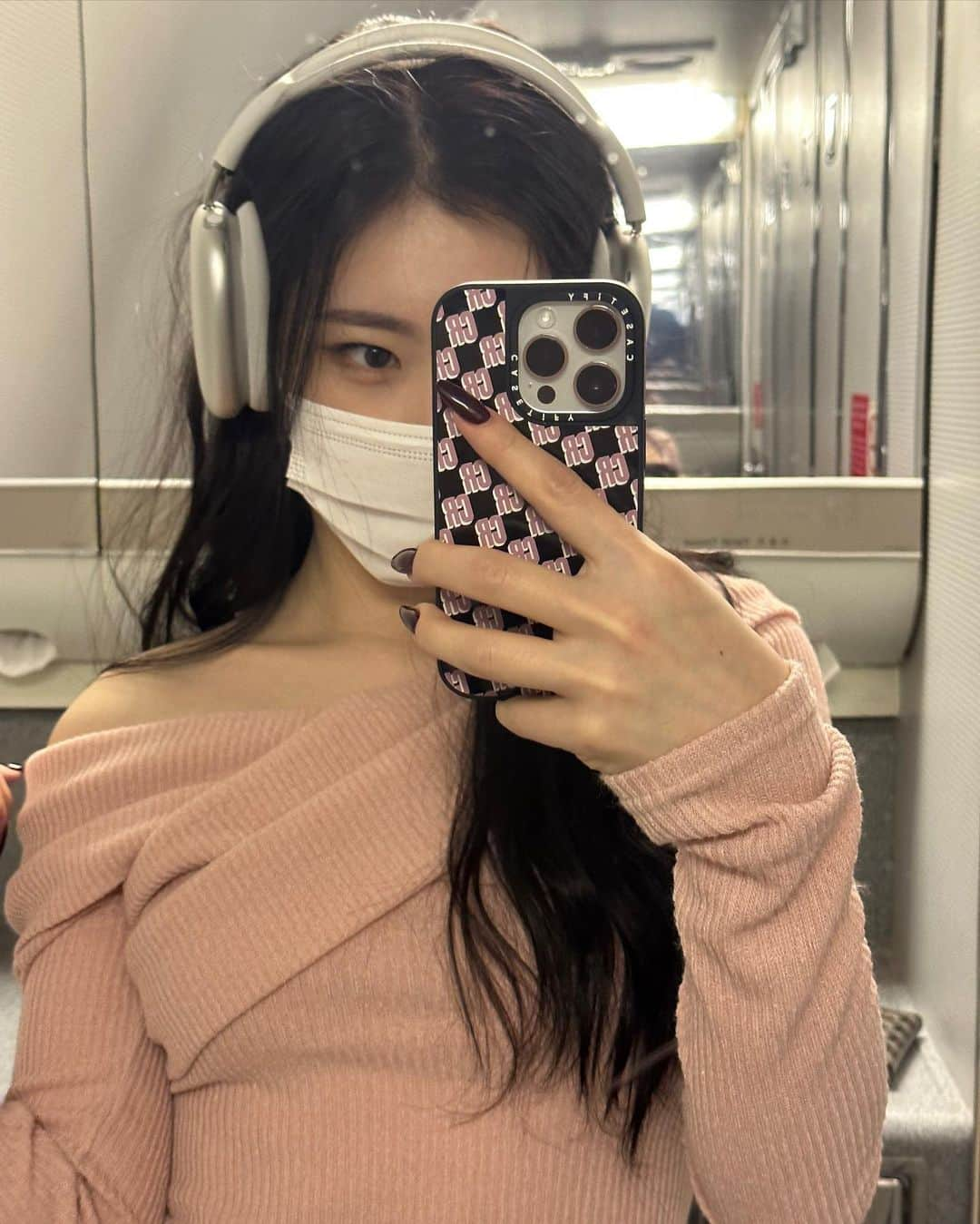 ITZYさんのインスタグラム写真 - (ITZYInstagram)「✈️💕」2月28日 16時28分 - itzy.all.in.us