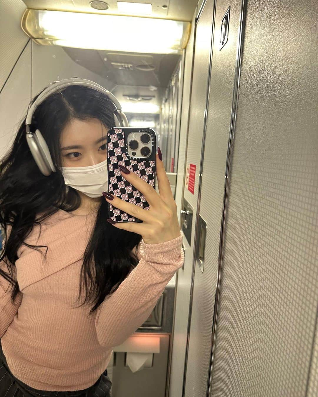 ITZYさんのインスタグラム写真 - (ITZYInstagram)「✈️💕」2月28日 16時28分 - itzy.all.in.us