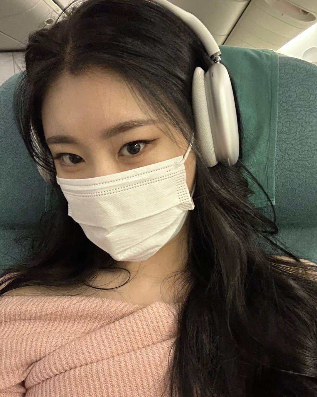 ITZYさんのインスタグラム写真 - (ITZYInstagram)「✈️💕」2月28日 16時28分 - itzy.all.in.us