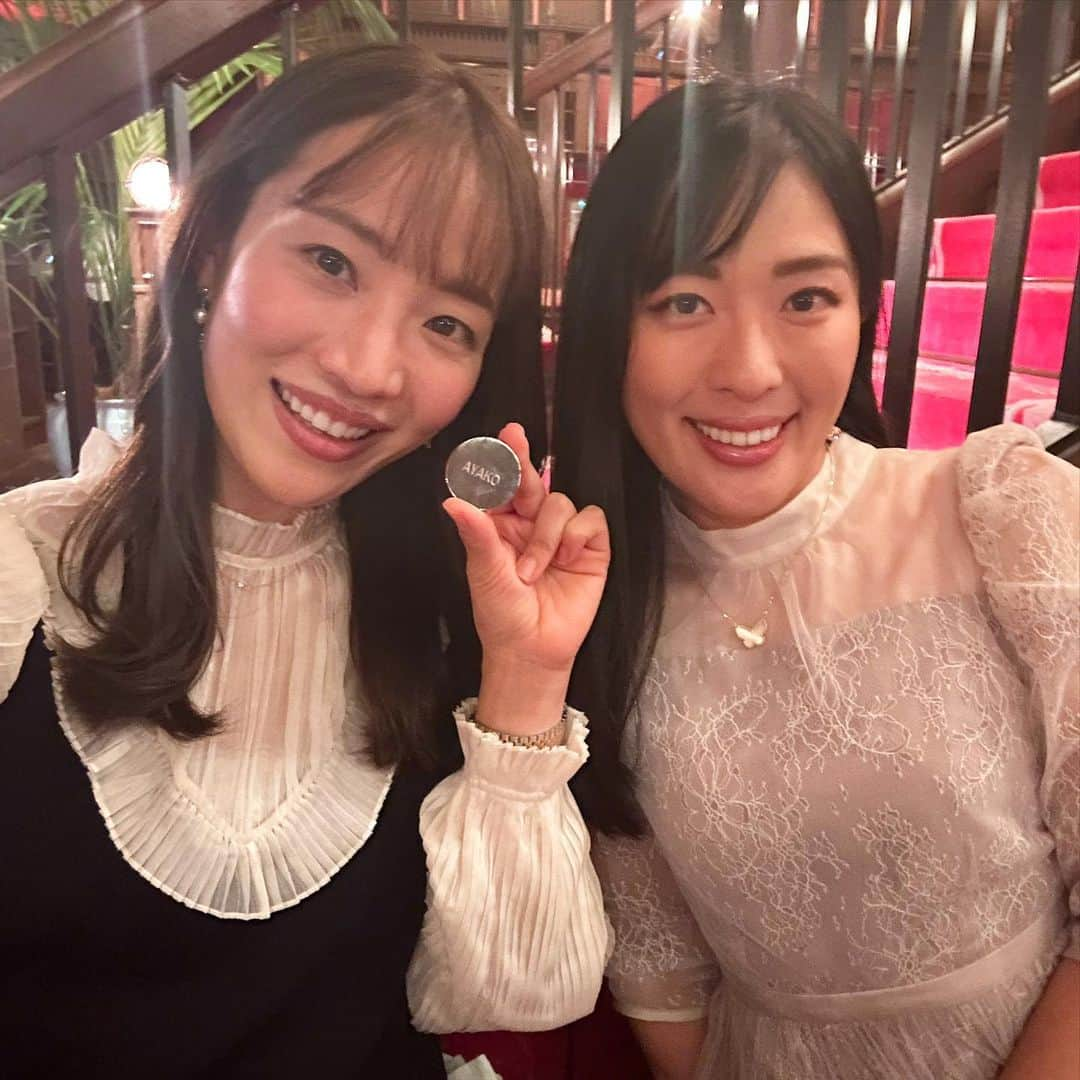 小澤美奈瀬さんのインスタグラム写真 - (小澤美奈瀬Instagram)「あやちゃんとアフタヌーンティー🫖💕 お久しぶりに会えてすごく嬉しかったです😍私のお誕生日会もしてくださって、プレゼントも本当にありがとうございます😭💕欲しかったヘアブラシも頂いちゃって…大切に使います🥰いつもたくさん考えて選んでくださって嬉しすぎます🥺💖 たくさんお話ができて嬉しかったですし、スイーツ達も美味しくて満足でした😍🌸可愛いあやちゃんに癒されたお時間を過ごして私も美意識を高めていきたいと思いました🥰あやちゃんまた早く会いたいです〜っ🥰💕  #アフタヌーンティー #ヌン活  #お誕生日  #dior #refa  #ゴルフ #小澤美奈瀬」2月28日 19時12分 - i_am_minase