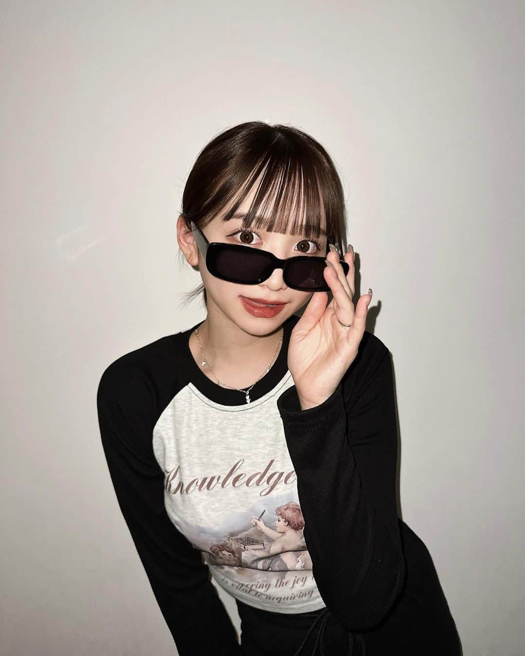 まやりんさんのインスタグラム写真 - (まやりんInstagram)「SHEIN安いから新しい系統試しやすい🕶💭♡⃛  今回はSHEIN DAZYで組んでみたよーー  お買い上げ金額1～5,999円まではセール価格より15%OFF、6,000円以上は20%OFFでSHEIN史上最高の割引率🤤  利用期限は今日〜3月31日  クーポンコード→SSJP241  👕：DAZY 12704516 👖：DAZY 11135050 🕶：1815514  #SHEINDAZY #SHEINforAll #SHEINss23  @dazy_fashion」2月28日 19時51分 - mayaaa_124