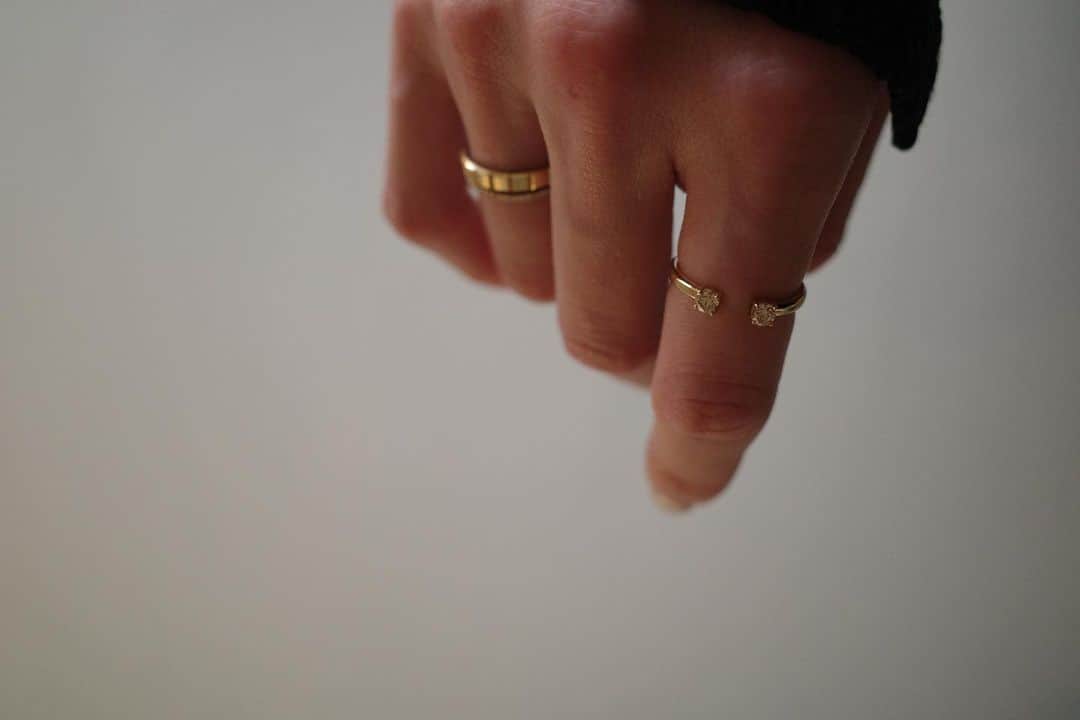 中島ケイカさんのインスタグラム写真 - (中島ケイカInstagram)「My new @daughtersjewelry   daughtersのジュエリーは 昔から持っているけど さりげないデザインの物も多くて 重ね付けにぴったり🤍  つけっぱなしです✨  #jewelry #accessory #daughtersjewelry」2月28日 20時42分 - kathy_tan529
