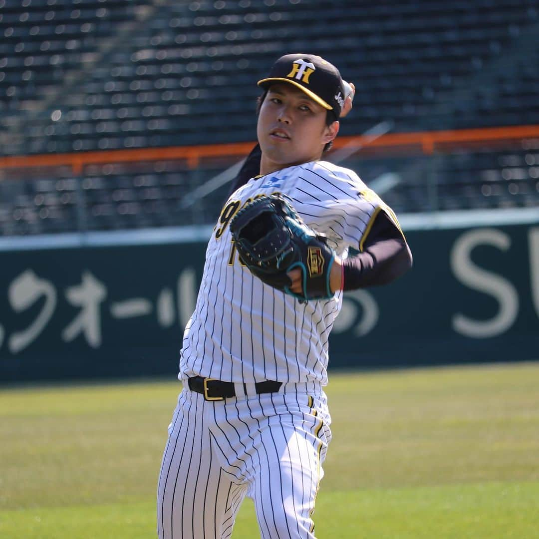 阪神タイガースさんのインスタグラム写真 - (阪神タイガースInstagram)「3月1日、甲子園球場での練習の様子です！ #原口文仁 選手 #板山祐太郎 選手 #榮枝裕貴 選手 #木浪聖也 選手 #馬場皐輔 選手 #小林慶祐 選手 #村上頌樹 選手 #富田蓮 選手 #伊藤将司 選手 #才木浩人 選手 #阪神タイガース  #ARE」3月1日 18時21分 - hanshintigers_official