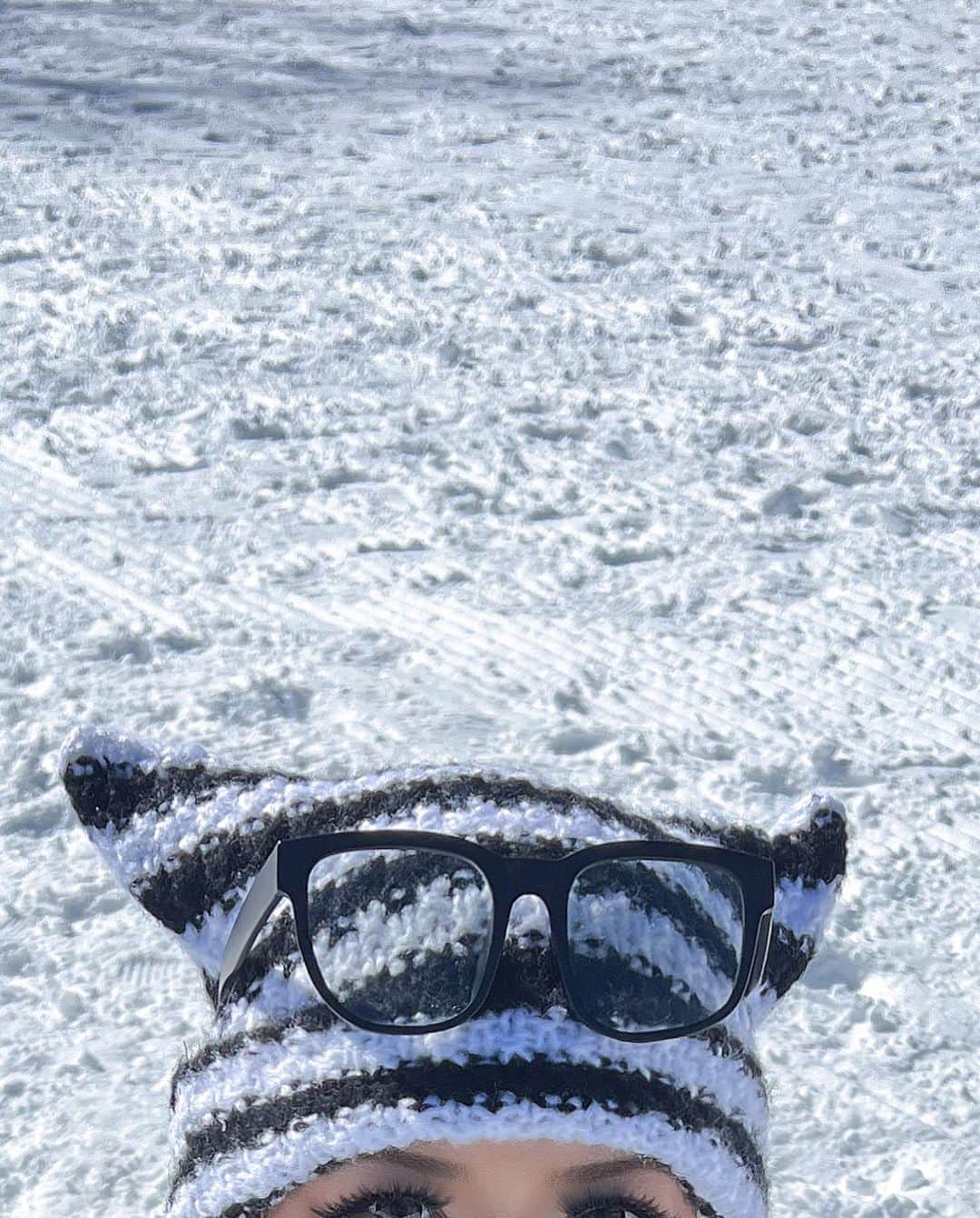 AiRi（前川愛莉）さんのインスタグラム写真 - (AiRi（前川愛莉）Instagram)「. . #ゲレンデマジック  2年ぶりのスノボ🏂 今年初滑りはeggツアーでした⛄️ 今回で5回目かな？？体が覚えててスイスイ滑れた❄️ 冬大嫌いやけど体動かすのはだいすき🤍🤍 今年もっかい行きたいなーっ . . . . . #egg #スノボツアー #スノボ #ネコミミ  #ギャル #ダンサー #ootd #冬 #ロングヘア  #サングラス #flex #雑誌撮影 #予約受付中  #詳しくはハイライトまで」3月1日 20時29分 - a12dance07