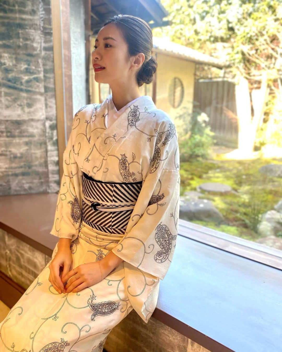 大伴理奈さんのインスタグラム写真 - (大伴理奈Instagram)「_ 恵まれた晴天の中 人生初お着物で京都を散策しました👘 お着物は @shosa_kyoto_official さんのもの。 着付けも小物合わせもヘアセットも 全て完璧にしていただき 大、大、大満足過ぎて夜まで着ていました😂☺️  ヘアセットをしてくださった @gion_rola のまこさん。 理想通りのヘアセットで感激しまくりでした🥹  #着物 #京都 #shosa」3月2日 15時42分 - rina_otomo