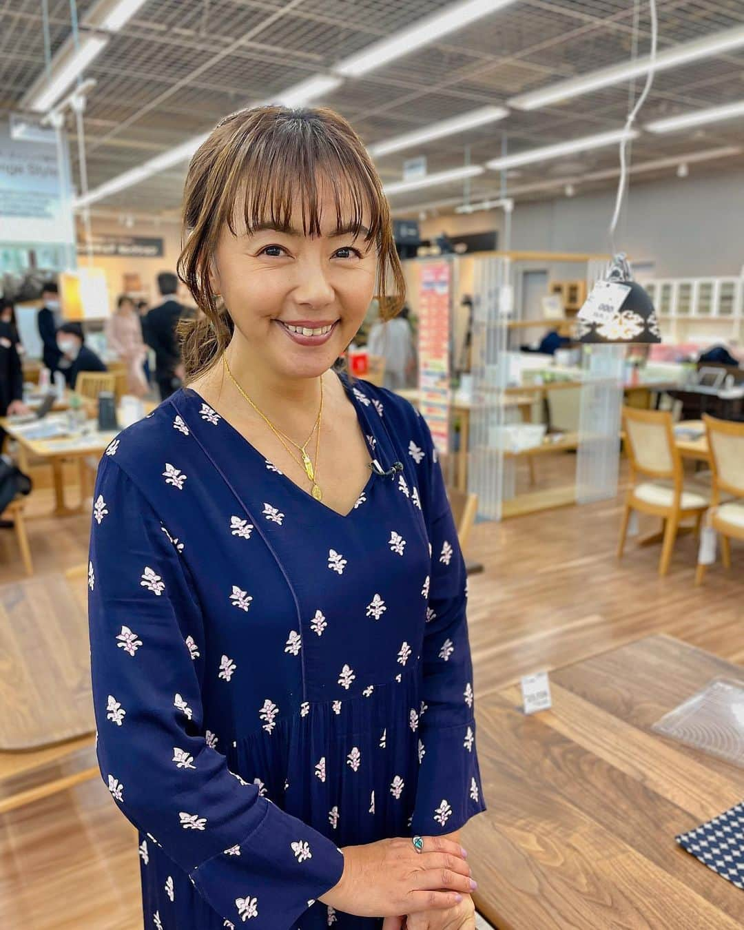 田中律子さんのインスタグラム写真 - (田中律子Instagram)「今日はロケをしております！ in高崎🙌🏻 まじめに仕事をしております、律子です🥬 白菜とは一切関係ございません。笑🤭  衣装の写真がいくつかあるので載せておきます。  【衣装】1枚目~ @pasand_by_nequittezpas   5枚目 花柄ワンピース @dama_jp  6枚目  @so_close_official  hairmake by @ikumin.hairmake  朝早くから今日もありがとう〜🙏  #田中律子 #tv#収録#ロケ#撮影 #衣装#衣装協力　 #マネージャーカメラ　 #パサンドバイヌキテパ #ダーマコレクション #ソークロース #室内ロケはありがたや #花粉には勝てない #春はもうすぐ」3月2日 16時31分 - ri2kotanaka