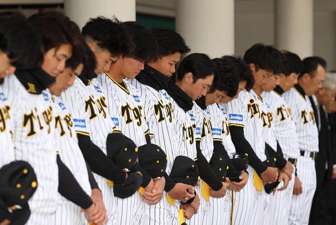 阪神タイガースさんのインスタグラム写真 - (阪神タイガースInstagram)「本日、#西宮神社 への参拝を行いました！チームでの参拝は2019年以来4年ぶりとなります。西宮神社参拝の様子は球団公式YouTubeをご覧ください！ #阪神タイガース  #西宮神社 参拝 #ARE」3月2日 18時08分 - hanshintigers_official