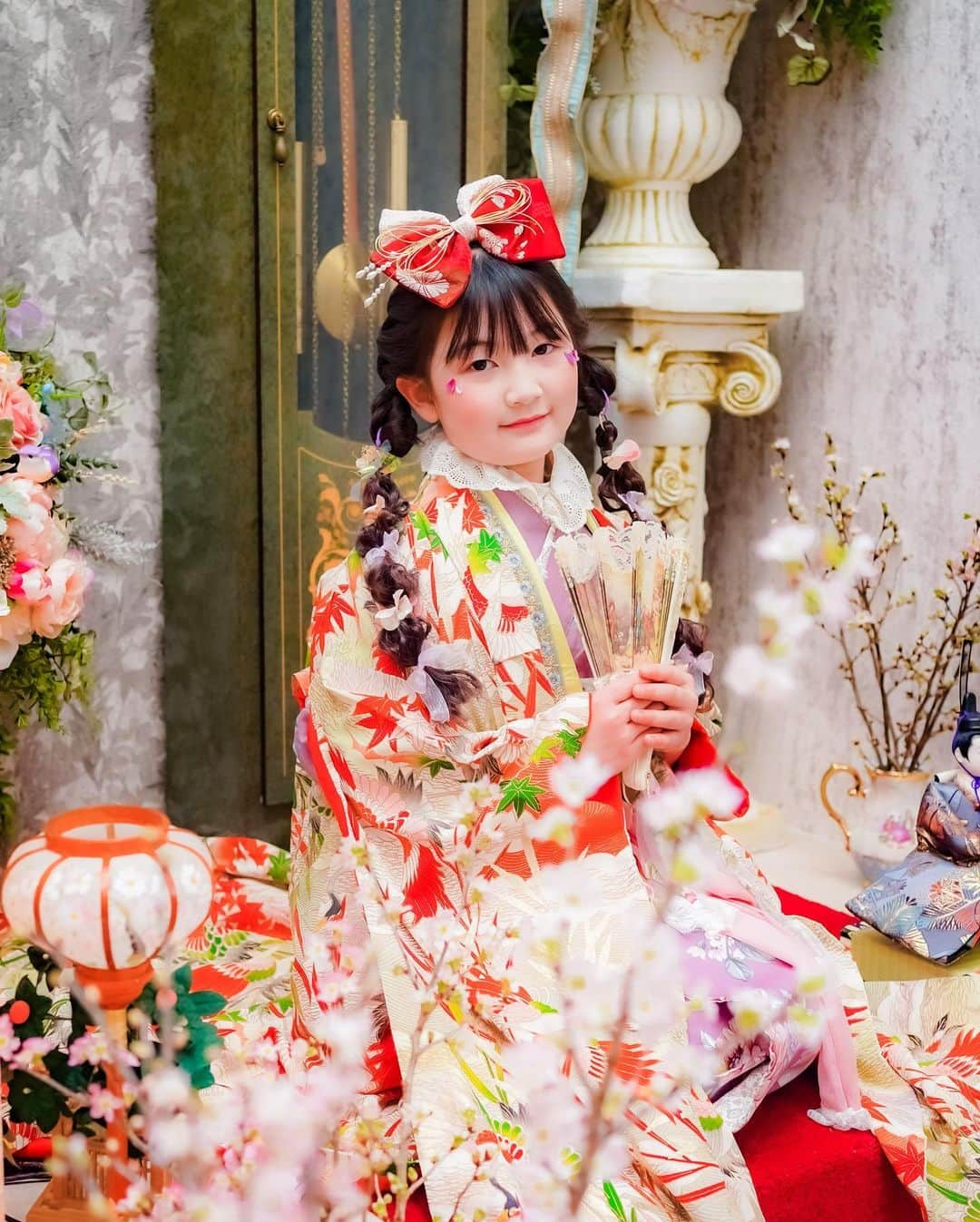 はねまりさんのインスタグラム写真 - (はねまりInstagram)「雛様です🎎 (3月3日)  @like.u_u.photo 素敵な写真、ありがとうございました💐  #はねまり #はねまりチャンネル #ユーチューバー #ひなまつり #女の子の日 #3月3日 #スタジオ撮影 #撮影会 #なりきり #着物 #和風 #和服 #小学生 #女の子ママ #hanemari #youtuber #js3 #japanesegirl #japanesetraditional #cosplay」3月3日 19時03分 - hanemarisworld