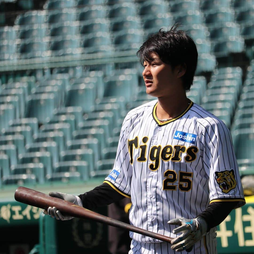 阪神タイガースさんのインスタグラム写真 - (阪神タイガースInstagram)「3月3日、甲子園球場での練習の様子です！ #近本光司 選手 #長坂拳弥 選手 #植田海 選手 #渡邉諒 選手 #榮枝裕貴 選手 #二保旭 選手 #大竹耕太郎 選手 #浜地真澄 選手 #西勇輝 選手 #岩貞祐太 選手 #阪神タイガース  #ARE」3月3日 19時06分 - hanshintigers_official