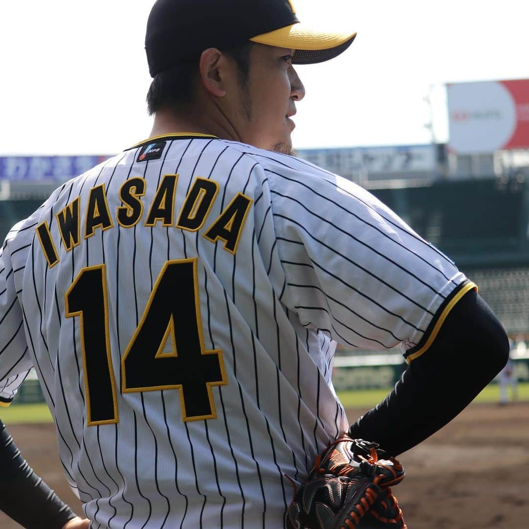 阪神タイガースさんのインスタグラム写真 - (阪神タイガースInstagram)「3月3日、甲子園球場での練習の様子です！ #近本光司 選手 #長坂拳弥 選手 #植田海 選手 #渡邉諒 選手 #榮枝裕貴 選手 #二保旭 選手 #大竹耕太郎 選手 #浜地真澄 選手 #西勇輝 選手 #岩貞祐太 選手 #阪神タイガース  #ARE」3月3日 19時06分 - hanshintigers_official