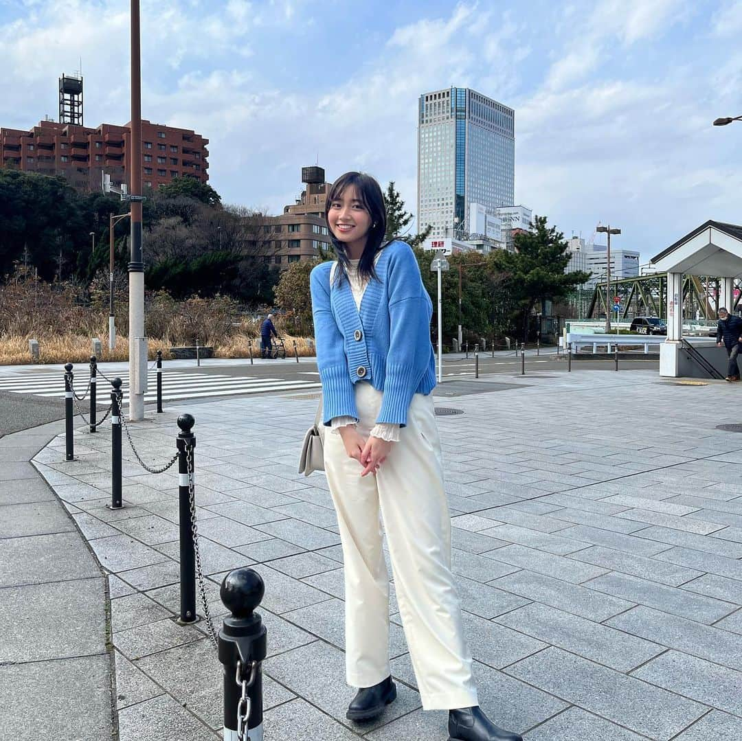 間瀬遥花さんのインスタグラム写真 - (間瀬遥花Instagram)「. 爽やか色の季節が来たよ！！ . . . #カラーコーデ #ニットカーディガン #ニットカーデ #ニットカーディガンコーデ #カーディガンコーデ #カーディガン #カーデ #ワイドパンツ #ワイドパンツコーデ #春 #春コーデ #春服 #春服コーデ #春カラー #ブルーカーデ #ブルーカーディガン #sly #高身長コーデ #高身長女子 #高身長女子コーデ #高身長ファッション」3月5日 22時00分 - maseharu_929