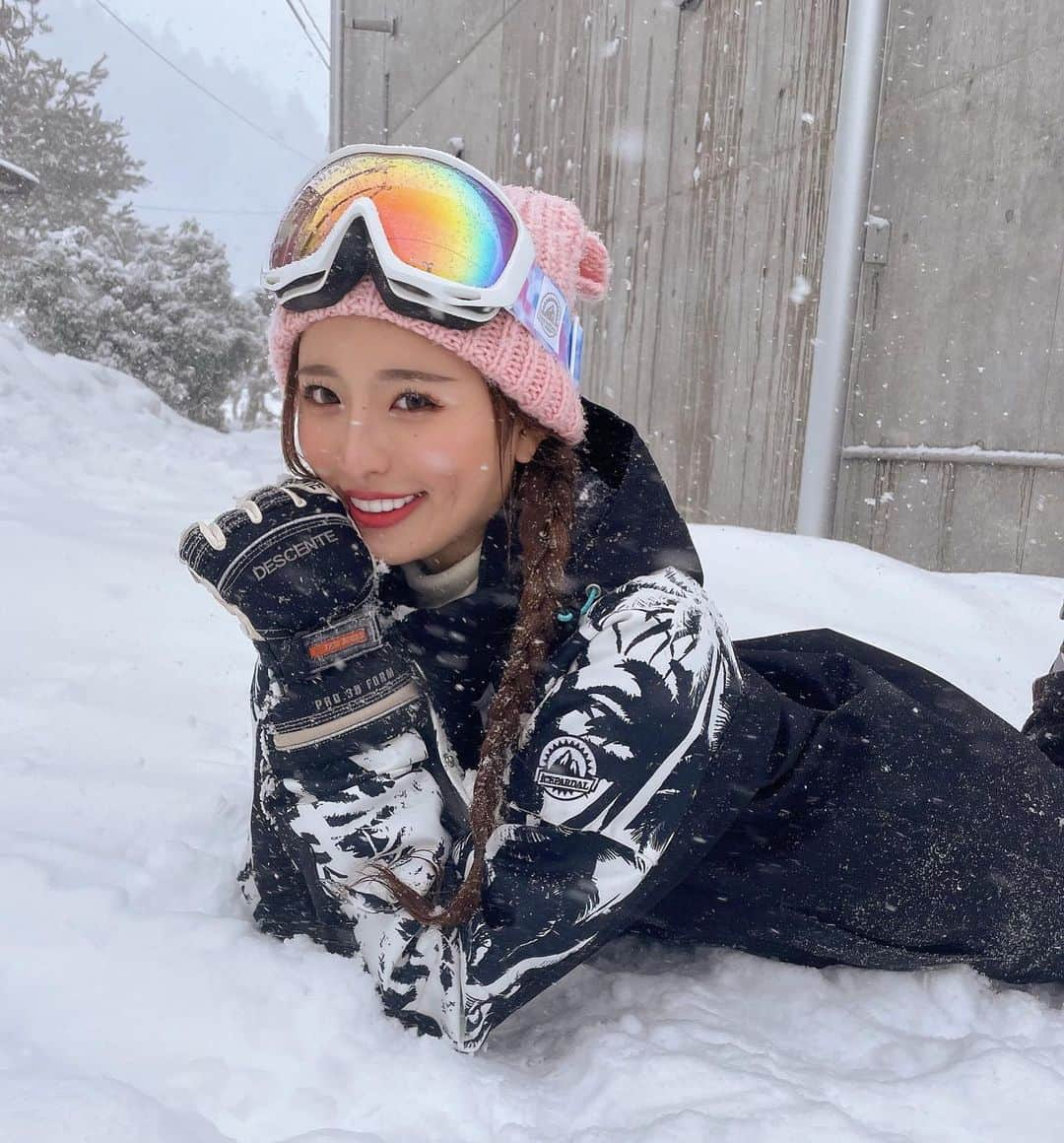 MIYABIさんのインスタグラム写真 - (MIYABIInstagram)「⚡️CYBERJAPAN DANCERS 公式 YouTube⚡️  10年に1度の大雪でスキー&スノボー🏂 寒すぎて凍えました🥶  遭難しかけて帰ってこれたのでしょうか🎿😱  是非チェックしてね💜  コメントもお待ちしてます😳  #cyberjapan  #スノボー女子  #スキー女子  #サイバージャパン」3月3日 19時43分 - cjd_miyabi