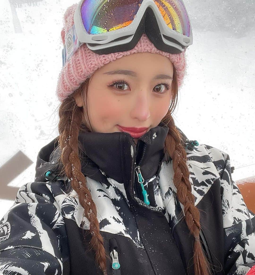 MIYABIさんのインスタグラム写真 - (MIYABIInstagram)「⚡️CYBERJAPAN DANCERS 公式 YouTube⚡️  10年に1度の大雪でスキー&スノボー🏂 寒すぎて凍えました🥶  遭難しかけて帰ってこれたのでしょうか🎿😱  是非チェックしてね💜  コメントもお待ちしてます😳  #cyberjapan  #スノボー女子  #スキー女子  #サイバージャパン」3月3日 19時43分 - cjd_miyabi