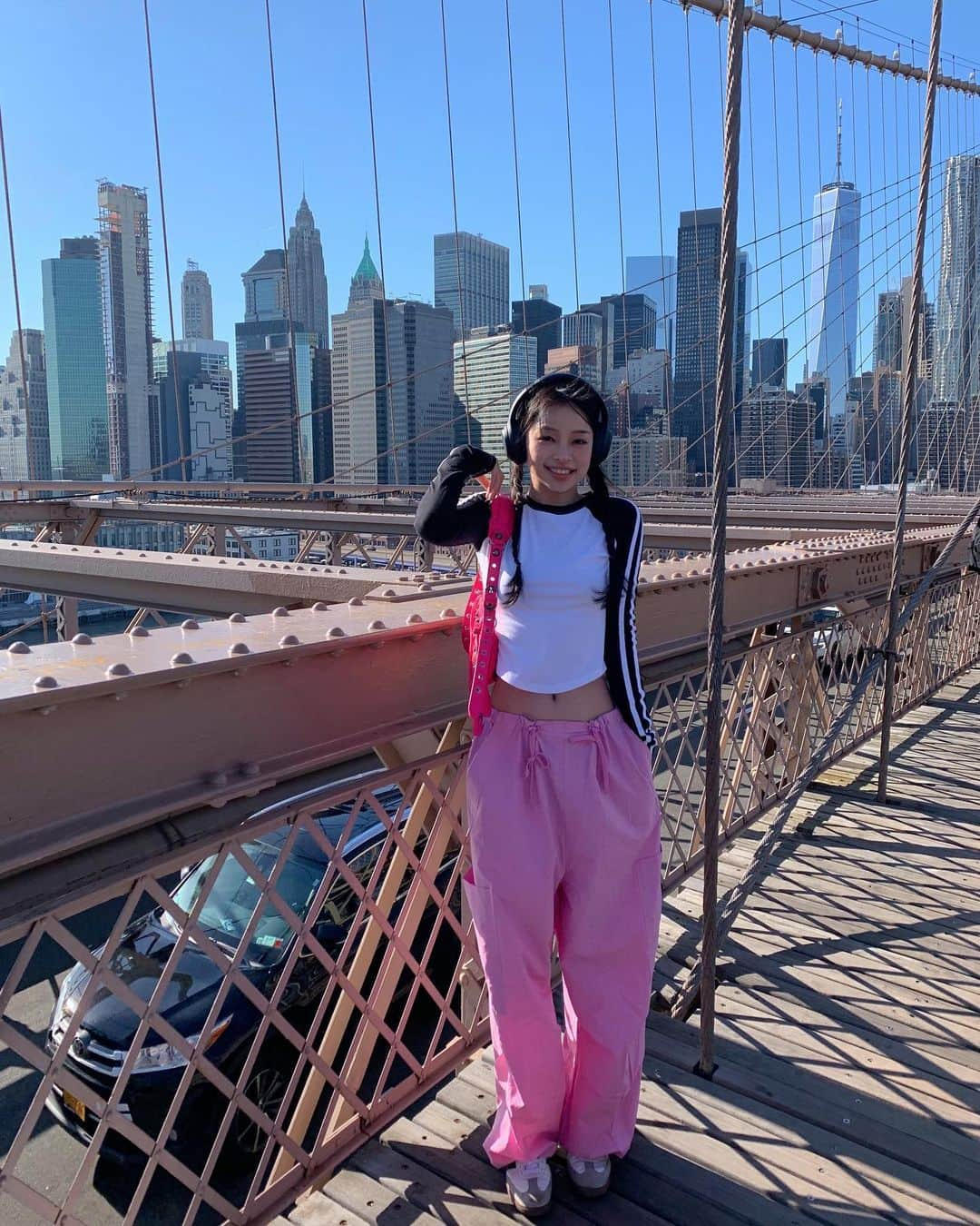 カン・ギョンミンさんのインスタグラム写真 - (カン・ギョンミンInstagram)「혼자 봄 옷 입고 Brooklyn Bridge🏙💞」3月3日 23時15分 - kkmmmkk