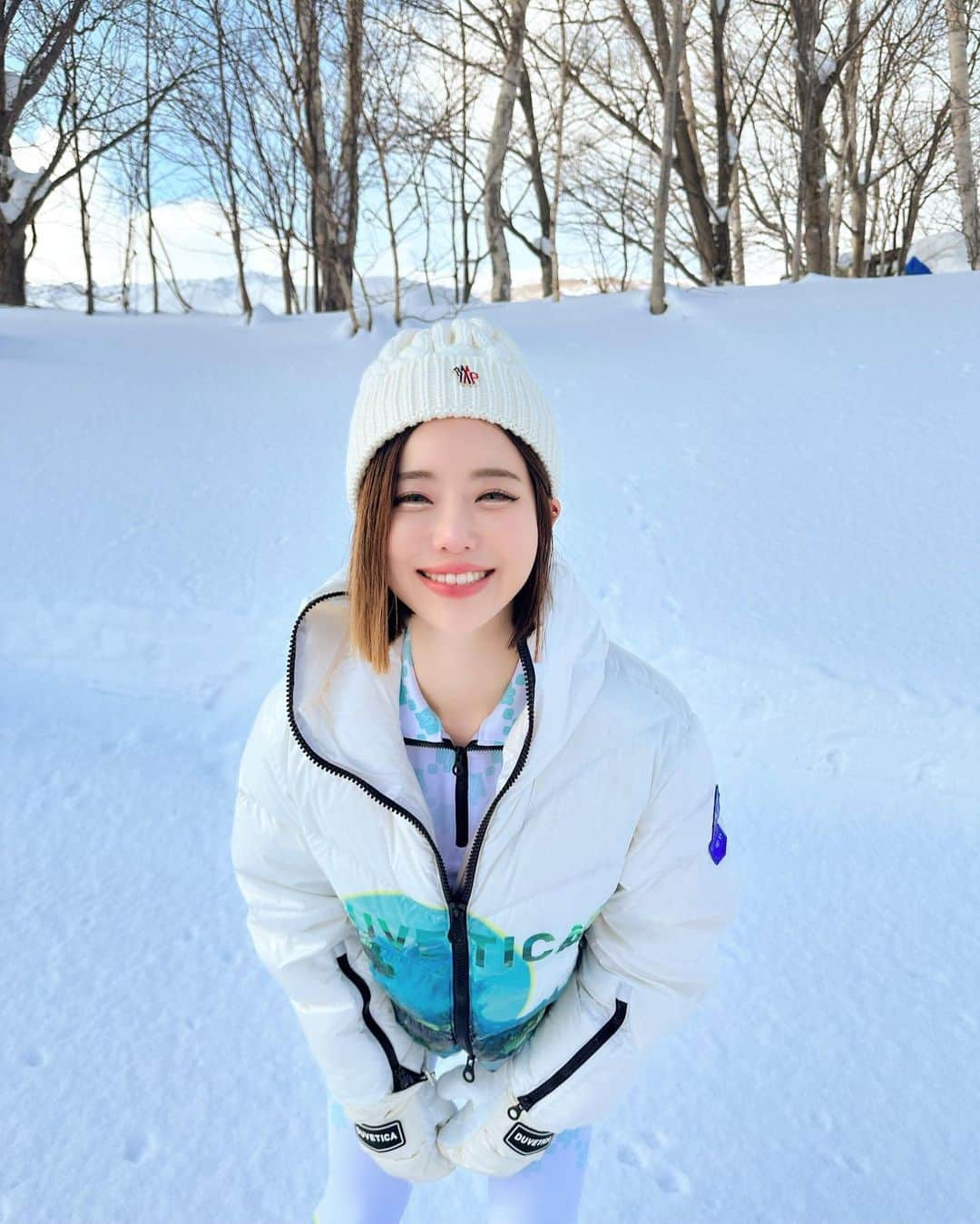 Dj Sodaさんのインスタグラム写真 - (Dj SodaInstagram)「I didn’t expect so much snow here! And the snow makes this place look so magical! ☃️❄️☃️ #duvetica #듀베티카 #moonboots #sapporo」3月4日 1時43分 - deejaysoda