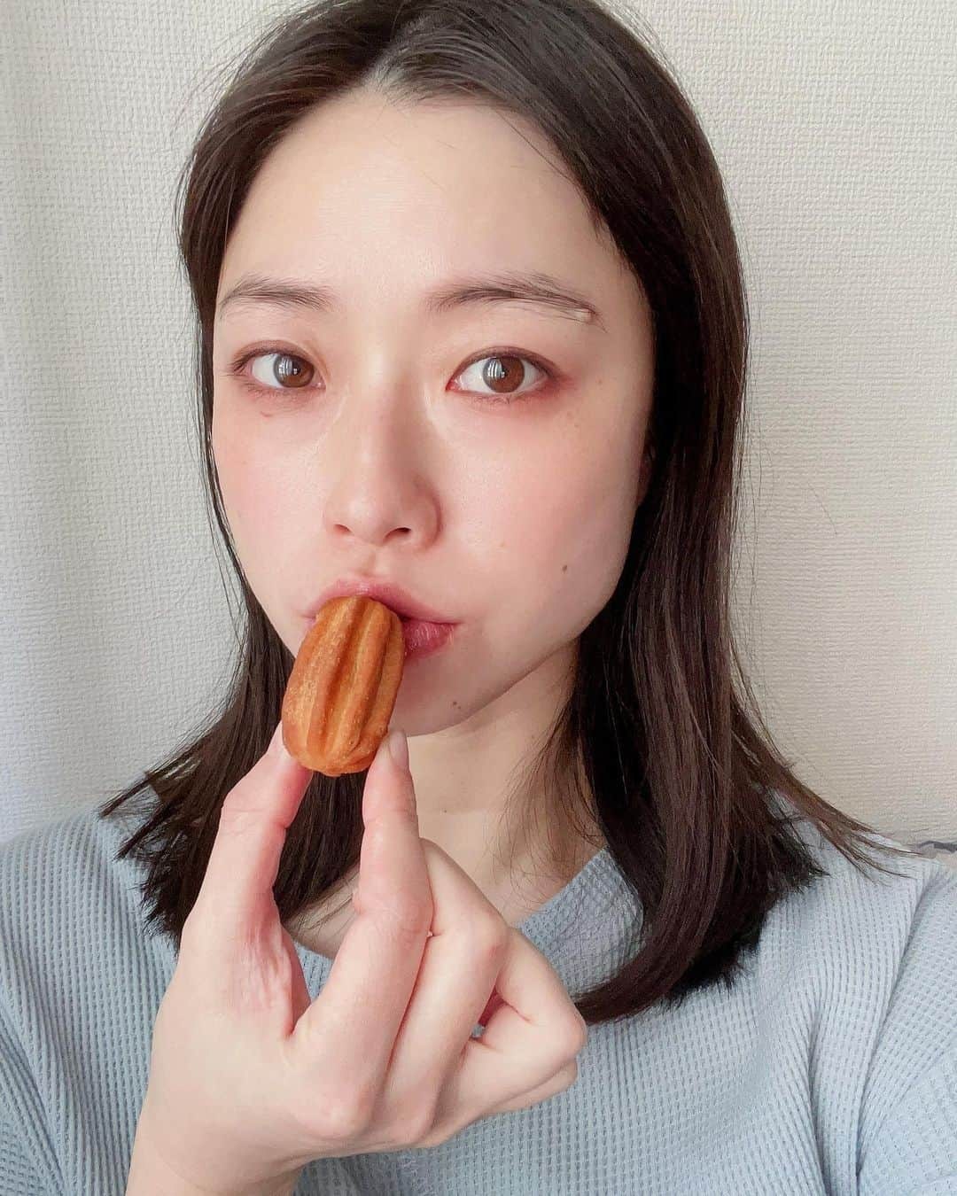 小田飛鳥さんのインスタグラム写真 - (小田飛鳥Instagram)「最近の #すっぴん 集 ☺︎ #nomakeup #スッピン  相性の良いサロンさんと出会えてうれし🙆🏻‍♀️💕 美容に疎いのと、なかなかの乾燥肌なのです。 お誕生日にスキンケアセット頂いたので少し頑張ってみよう☺︎ マックの #一口チュロス 私は好きです🥰」3月4日 14時11分 - asuka_oda_0320