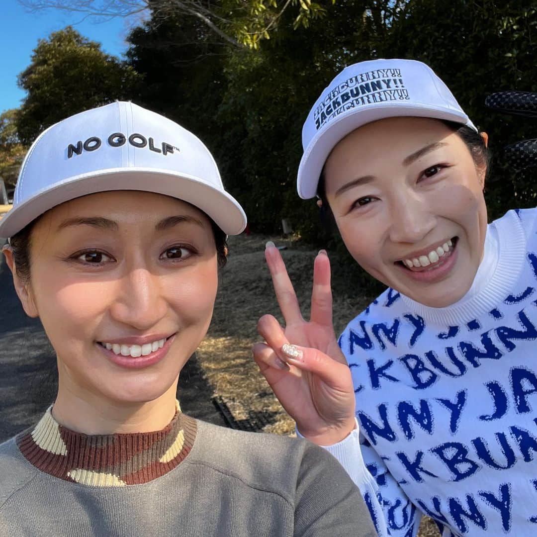 狩野舞子さんのインスタグラム写真 - (狩野舞子Instagram)「・ @viridarideserta_official @viridari_golf のコンペでした🏌️‍♀️  前回のヴィリダリコンペでは最下位🫡 今回なんと準優勝🥈 そして団体戦でも準優勝🥈✨  素直にめっちゃ嬉しかったー\( ˆoˆ )/ ただ喜びも束の間、「2位もビリも一緒だ」という言葉を思い出して、もう次に向けて燃えてます🔥笑  一緒の組だった、岡野さん、大蔵さん、おじゃさんありがとうございました💓 めちゃめちゃ楽しかったです🥳  それにしてもレベルが高すぎるコンペだった… @shunsuke_watanabe ありがとうございました😊 ・ #viridarideserta  #viridarigolf #golf #competition  #大栄カントリー倶楽部  #noppomaikogolf」3月4日 15時42分 - kanochan715