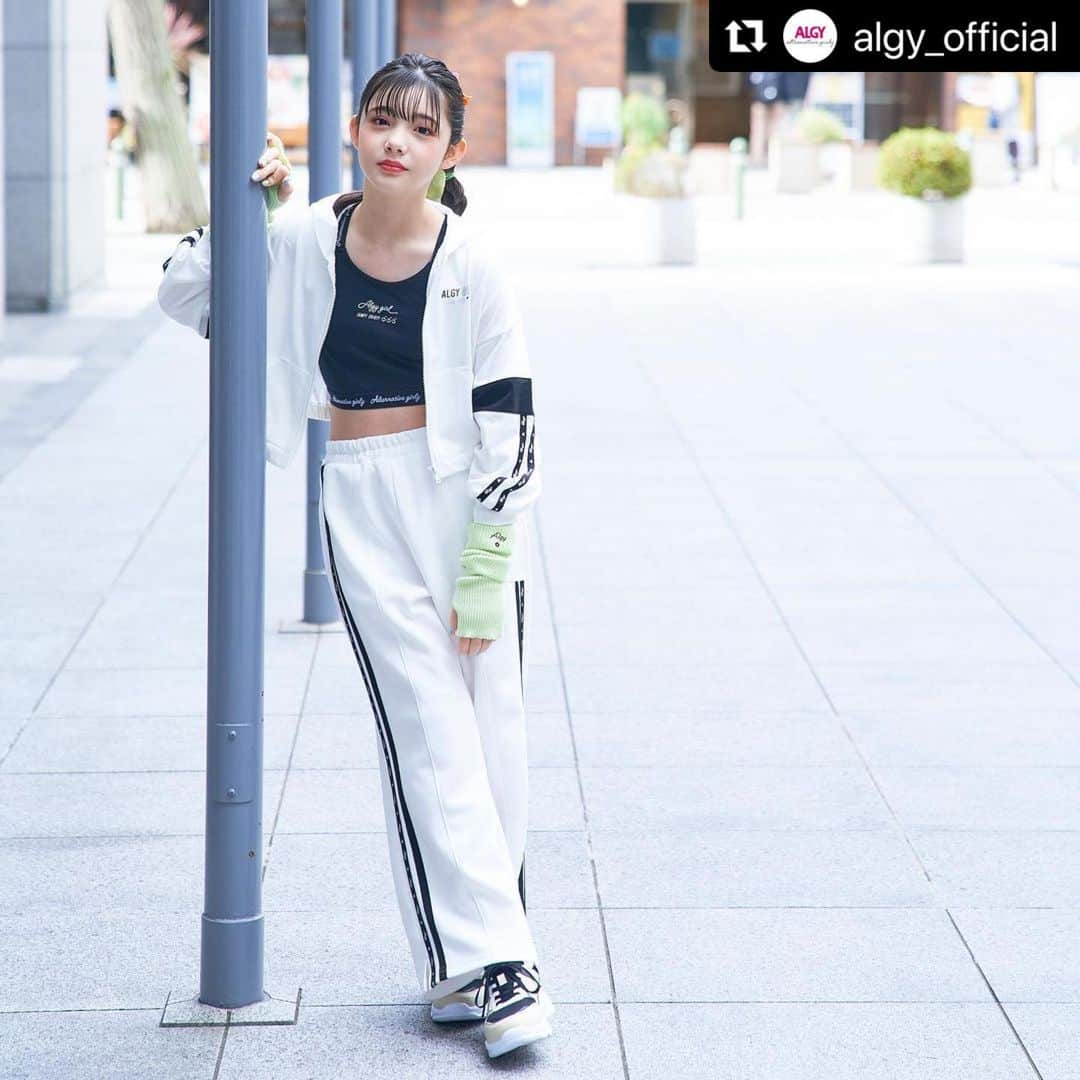 松尾そのまさんのインスタグラム写真 - (松尾そのまInstagram)「ALGYFANMEETING✨  4/1(土)に ALGYららぽーと横浜店に 遊びにいくよ🫶  撮影会やファッションショーなど盛りだくさんのイベント✨  みんなと会えるのを 楽しみにしてるね✨  #松尾そのま #12歳 #avex #エイベックス #キッズモデル #インスタキッズ #てれび戦士 #天才てれびくんhello #天てれ #nhk #ｅテレ  #Repost @algy_official with @use.repost ・・・ . 新ラインALGY ACTIVEデビュー💫  動きやすくて、おしゃれ。 着るだけでアクティブな気分になれる アルジーから新ラインがデビューしたよ❣️  ダンスやスポーツにもおすすめ😉💗  詳しくはハイライトから特集ページをチェック👆💚  #ALGY #アルジー #アルジーアクティブ #ダンスウェア　#スポーツウェア #カジュアルコーデ」3月4日 21時41分 - sonopy526