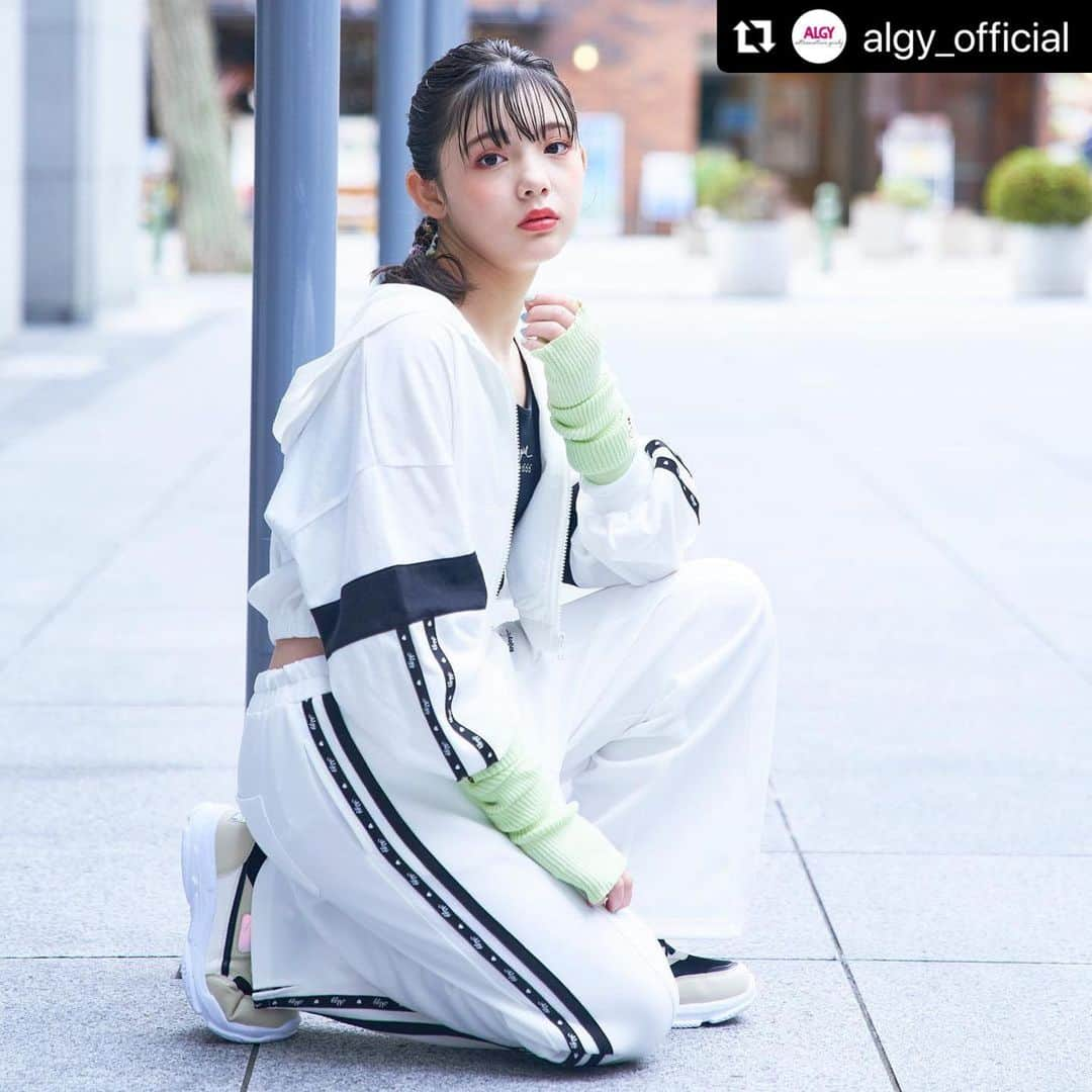 松尾そのまさんのインスタグラム写真 - (松尾そのまInstagram)「ALGYFANMEETING✨  4/1(土)に ALGYららぽーと横浜店に 遊びにいくよ🫶  撮影会やファッションショーなど盛りだくさんのイベント✨  みんなと会えるのを 楽しみにしてるね✨  #松尾そのま #12歳 #avex #エイベックス #キッズモデル #インスタキッズ #てれび戦士 #天才てれびくんhello #天てれ #nhk #ｅテレ  #Repost @algy_official with @use.repost ・・・ . 新ラインALGY ACTIVEデビュー💫  動きやすくて、おしゃれ。 着るだけでアクティブな気分になれる アルジーから新ラインがデビューしたよ❣️  ダンスやスポーツにもおすすめ😉💗  詳しくはハイライトから特集ページをチェック👆💚  #ALGY #アルジー #アルジーアクティブ #ダンスウェア　#スポーツウェア #カジュアルコーデ」3月4日 21時41分 - sonopy526