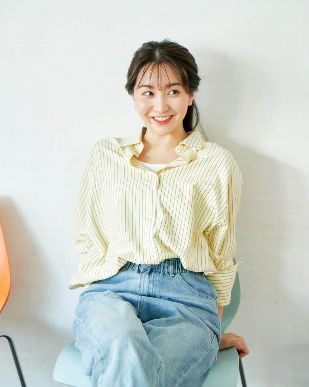 袴田彩会さんのインスタグラム写真 - (袴田彩会Instagram)「デニム新鮮👖✨ ふだんあまり履かないから私服でも着ようかな♪ とある日の撮影📷  tops  #vacncy bottom  #holiday   #ixed」3月5日 16時36分 - ayae.ha