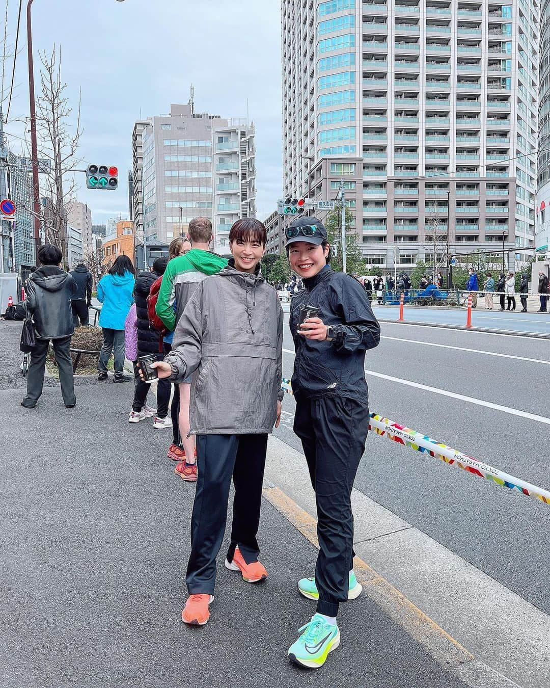 安田美沙子さんのインスタグラム写真 - (安田美沙子Instagram)「朝ラン🏃‍♀️✨  四谷まで走り、東京マラソンの先頭から、ラストまで沿道で見ることができました✨  車椅子マラソンからスタート！ 先頭のオーラは半端なくかっこよかった！  海外からの方も沢山いて。。 応援してると、みんなが手をふり返してくれて嬉しかった。  ようやく、元に戻ってきたんだなぁ。。。  なんだか寒かった今朝。  少しペースもあげて、9キロ✨  いい練習ができました。  東京マラソンの空気を感じて。。。  #wear @hereiam.official  #ootd #run #running #東京マラソン」3月5日 16時41分 - yasuda_misako