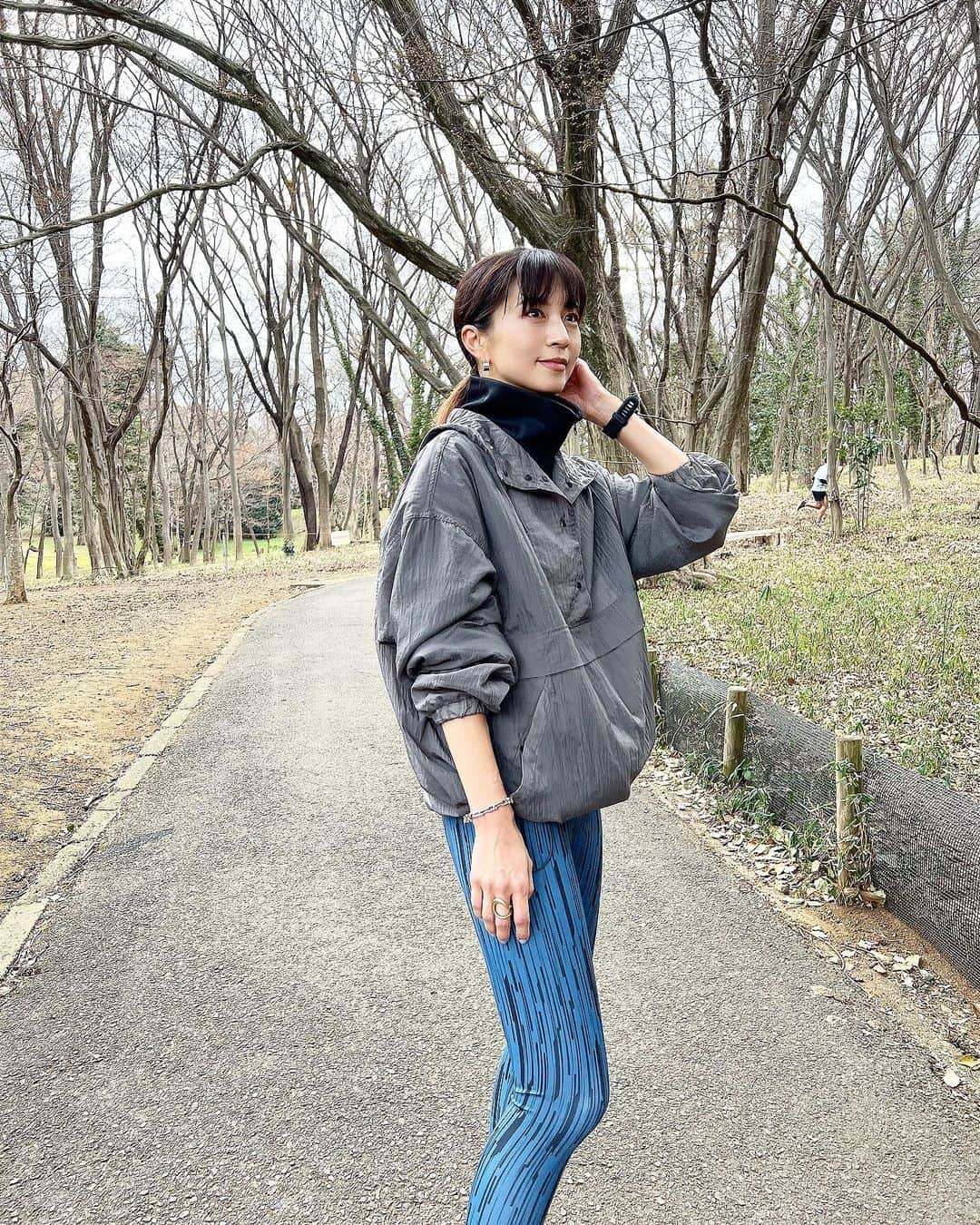 安田美沙子さんのインスタグラム写真 - (安田美沙子Instagram)「朝ラン🏃‍♀️✨  四谷まで走り、東京マラソンの先頭から、ラストまで沿道で見ることができました✨  車椅子マラソンからスタート！ 先頭のオーラは半端なくかっこよかった！  海外からの方も沢山いて。。 応援してると、みんなが手をふり返してくれて嬉しかった。  ようやく、元に戻ってきたんだなぁ。。。  なんだか寒かった今朝。  少しペースもあげて、9キロ✨  いい練習ができました。  東京マラソンの空気を感じて。。。  #wear @hereiam.official  #ootd #run #running #東京マラソン」3月5日 16時41分 - yasuda_misako