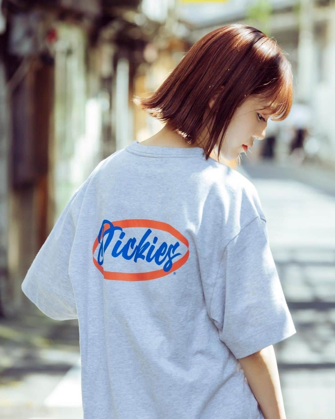 川口葵さんのインスタグラム写真 - (川口葵Instagram)「Dickies 2023 SUMMER SPRING のルックモデルをさせていただきました！ ビッグシルエットの洋服が沢山でとっても可愛いので是非チェックしてね🥹✨  色々なところでルックが展開されるのでぜひ見てください🙈🫧 また、ルックビジュアルを使用した先行 POPUP が Right-on(ライトオン) 池袋店さんで、3月17日 (金) ~ 3月26日 (日) まで開催されます！！  POPUP 期間はDickiesのステッカーなども Get できるノベルティプレゼントも✨  洋服のルックとともに、私たちの未公開ビジュアルのパネルなども展開されるのでぜひ遊びに来てね🫶  詳細はこちらのアカウントでご確認ください！！  @righton_pr @righton_tokyo #streetlike #Dickiesworkwear #Dickies #ライトオン」3月5日 19時05分 - kawaguchiaoi_1126