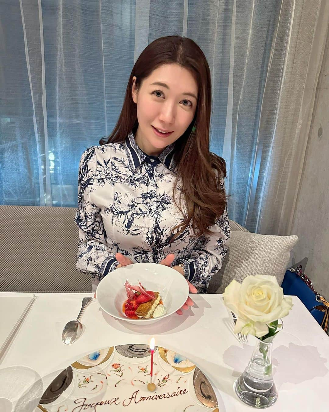 穂川果音さんのインスタグラム写真 - (穂川果音Instagram)「お食事もだけど、お店の中にあるワインセラーもとても素敵でした🍷なのにワインセラーの写真撮るの忘れてしまった笑  #フレンチレストラン #ドミニクブシェ #foodie #tokyo #michelin」3月6日 12時23分 - hokawakanonn