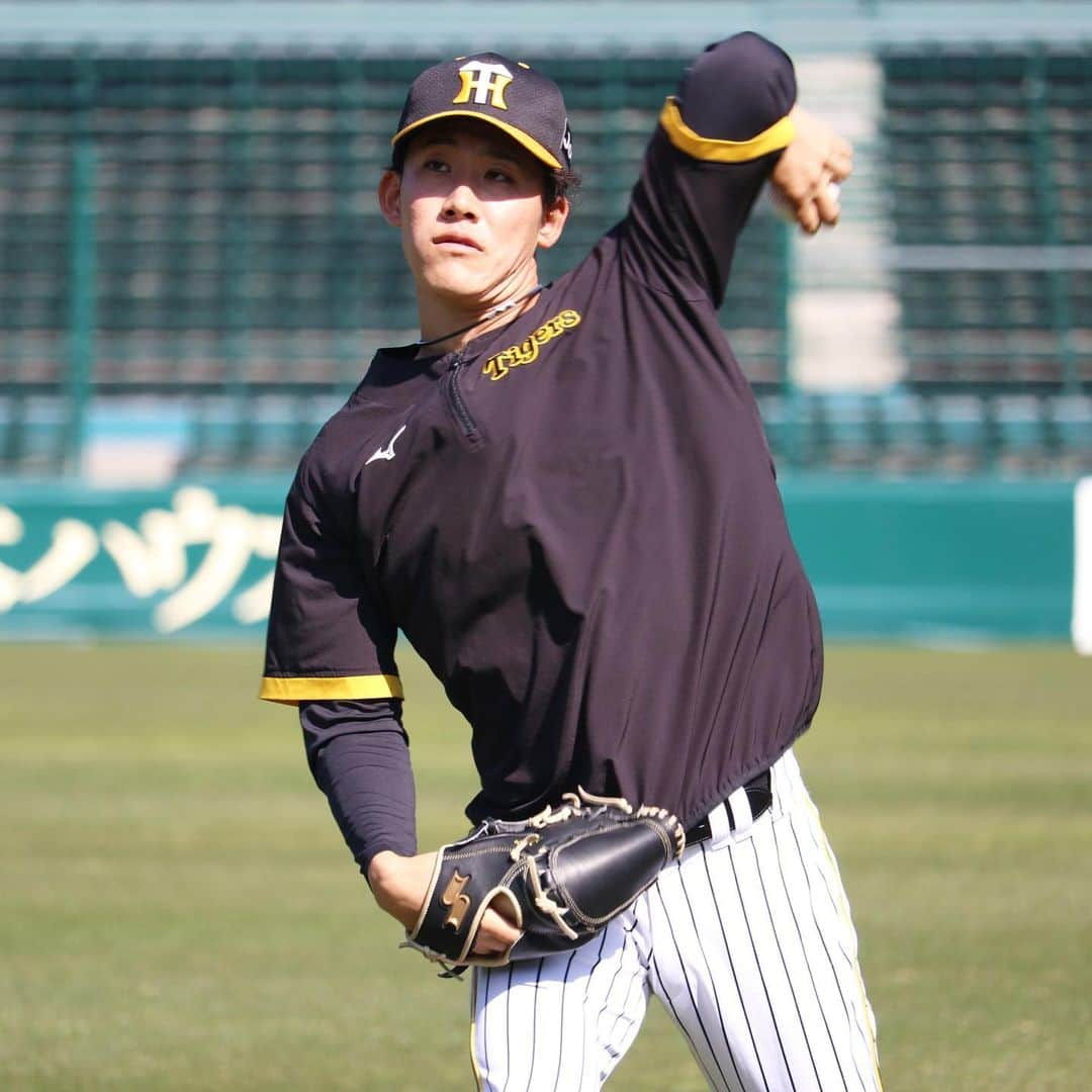 阪神タイガースさんのインスタグラム写真 - (阪神タイガースInstagram)「3月6日、甲子園球場での練習の様子です！#侍ジャパン 戦に向けて京セラドーム大阪に向かいます！ #富田蓮 選手 #石井大智 選手 #岩崎優 選手 #浜地真澄 選手 #森下翔太 選手 #大山悠輔 選手 #小幡竜平 選手 #熊谷敬宥 選手 #西勇輝 選手 #佐藤輝明 選手 #阪神タイガース  #ARE」3月6日 15時52分 - hanshintigers_official