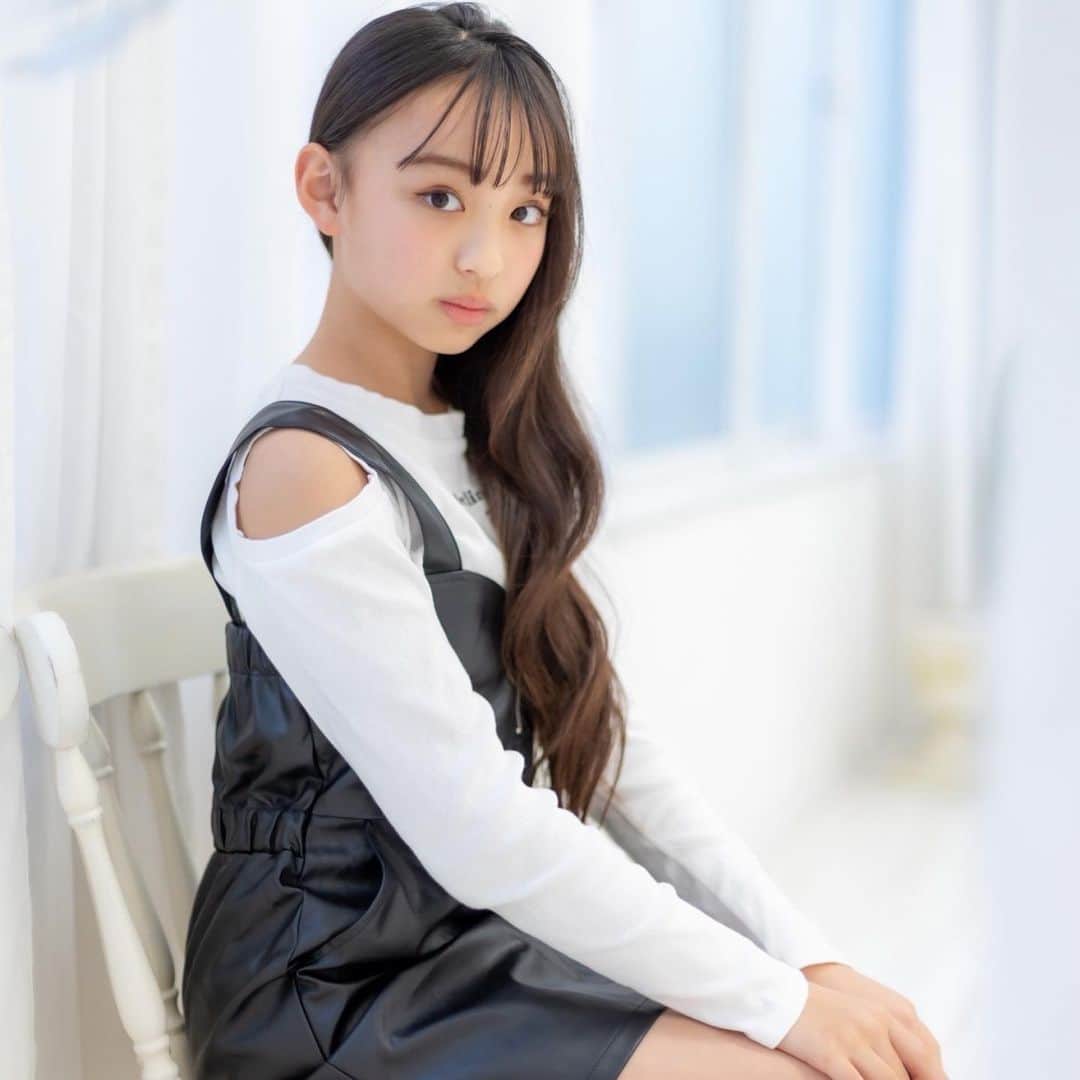 米国で人気の絵文字トップ 5 は 😂、👍、❤️、🤣、😢