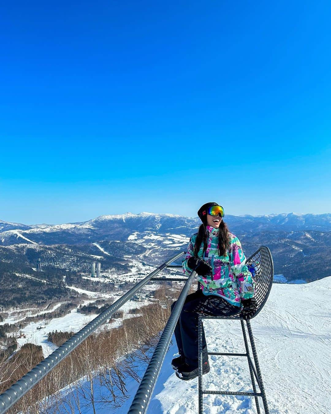 SÜMIREさんのインスタグラム写真 - (SÜMIREInstagram)「. 📍Tomamu 雲海テラス . 山の上からの雲一つない雪景色は絶景だった❄️ . #トマム#北海道#十勝#帯広#スノーボード#スノボ#雲海#雲海テラス#旅行#北海道旅行#絶景#hokkaido#tomamu#snowboarding#travel#japan」3月6日 20時19分 - 12_sumiregram_26