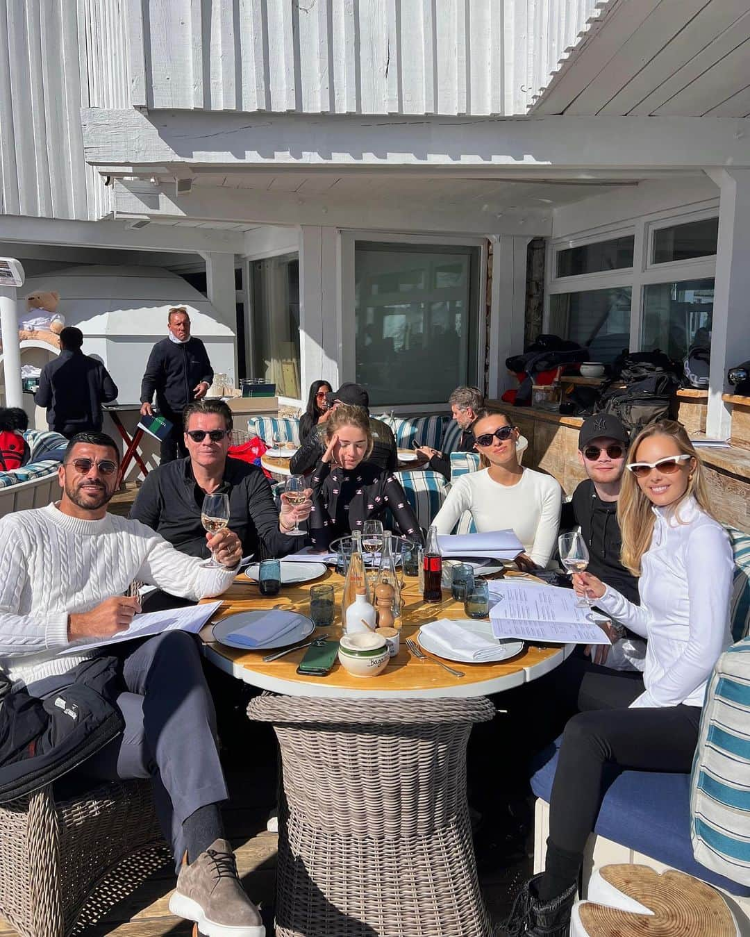 ヴィクトリア・ヴァルガさんのインスタグラム写真 - (ヴィクトリア・ヴァルガInstagram)「Having the best time at my very first ski trip ❄️」3月7日 3時02分 - vikyvarga