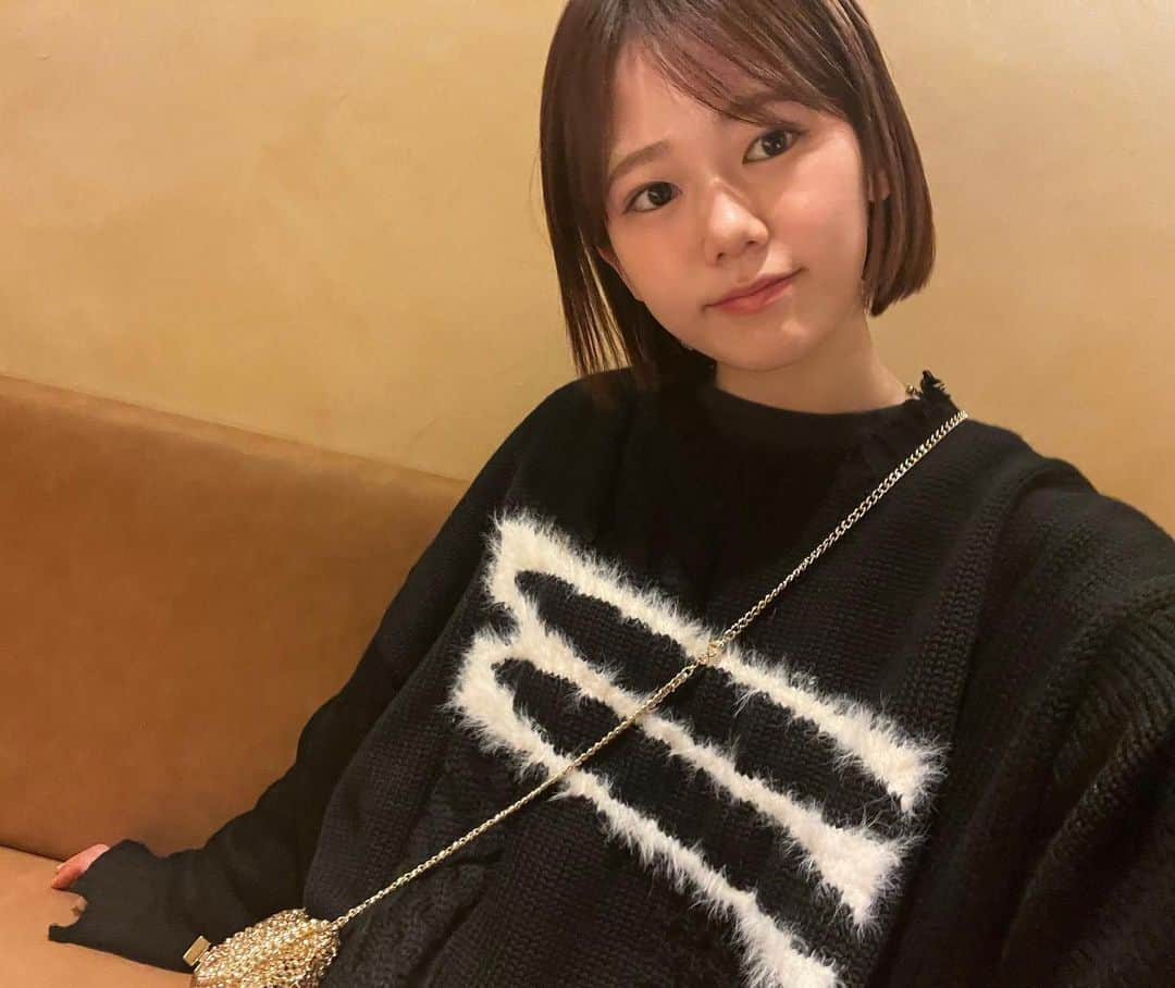 川口葵さんのインスタグラム写真 - (川口葵Instagram)「.  最近買ったニット🧶と、キラキラブームまた来てる✨  #あおいのふく ❤️‍🔥」3月7日 19時26分 - kawaguchiaoi_1126