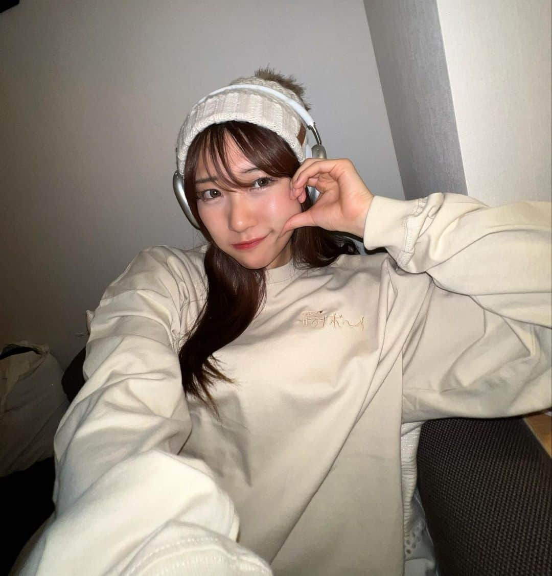 Moka さんのインスタグラム写真 - (Moka Instagram)「今日は3月7日、サウナの日🧖🏻‍♀️  サウナ行きたかったけどやること多くて行けず...  でも今月はサウナの予定がたくさん詰まってるからそれを楽しみにお仕事がんばるぞい。  ロンTは大好きなサウナボーイ🫶🏻  @weekly_sauna_boy  @the_curation_market   これのグレーもめっかわだったし、空気階段さんコラボのグッズも尊すぎた〜〜〜  どんどんサウナガールのグッズが増えてくのも楽しみにしてます🫧  #サウナ #サウナー #サウナイキタイ #サウナ部 #サ活 #サウナ女子 #サウナ好き #サウナガール #サ活女子 #サウナグッズ #サウナハット #サウナボーイ #サウナを愛でたい #サウナー女子 #サウナ好きな人と繋がりたい #サウナ好きな人と繋がりたい #サウナ大好き #水風呂 #フリーモデル #フリーランスモデル #広告モデル #イメージモデル #撮影 #撮影モデル #撮影依頼受付中 #撮影依頼募集中 #インフルエンサー #インスタグラマー #フリーモデル東京 #アパレルモデル #ファッションモデル」3月7日 20時26分 - moka_030n