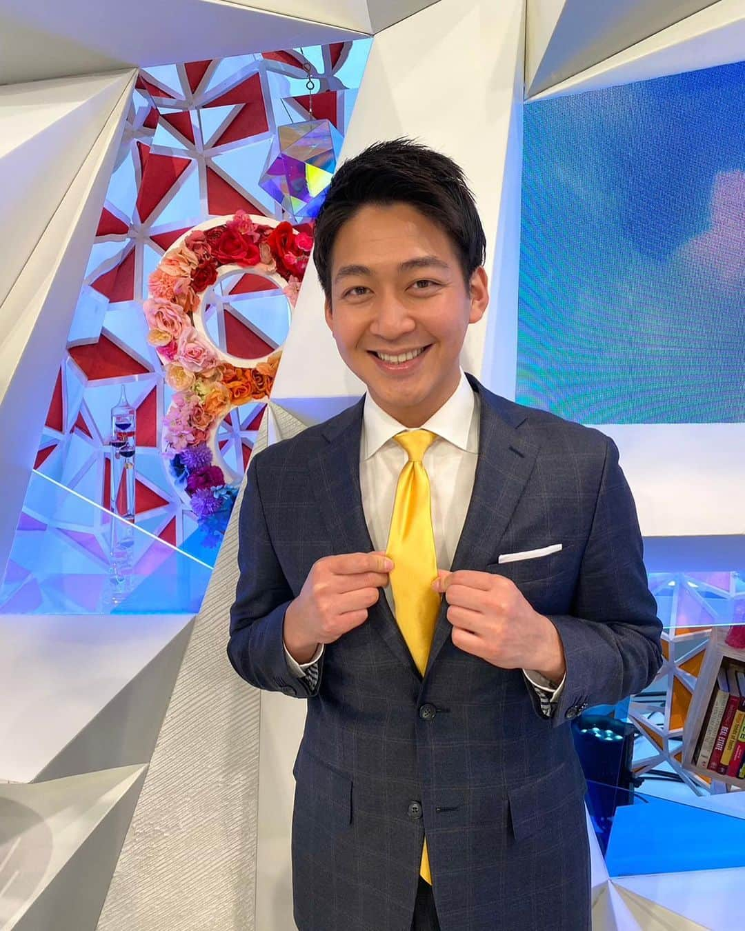 フジテレビアナウンサーさんのインスタグラム写真 - (フジテレビアナウンサーInstagram)「今日3月8日は国際女性デー！  ミモザの日とも言わることにちなんでミモザカラーの衣装です🌼  #ミモザの日 #国際女性デー #フジテレビアナウンサー」3月8日 11時46分 - fujitv_announcer