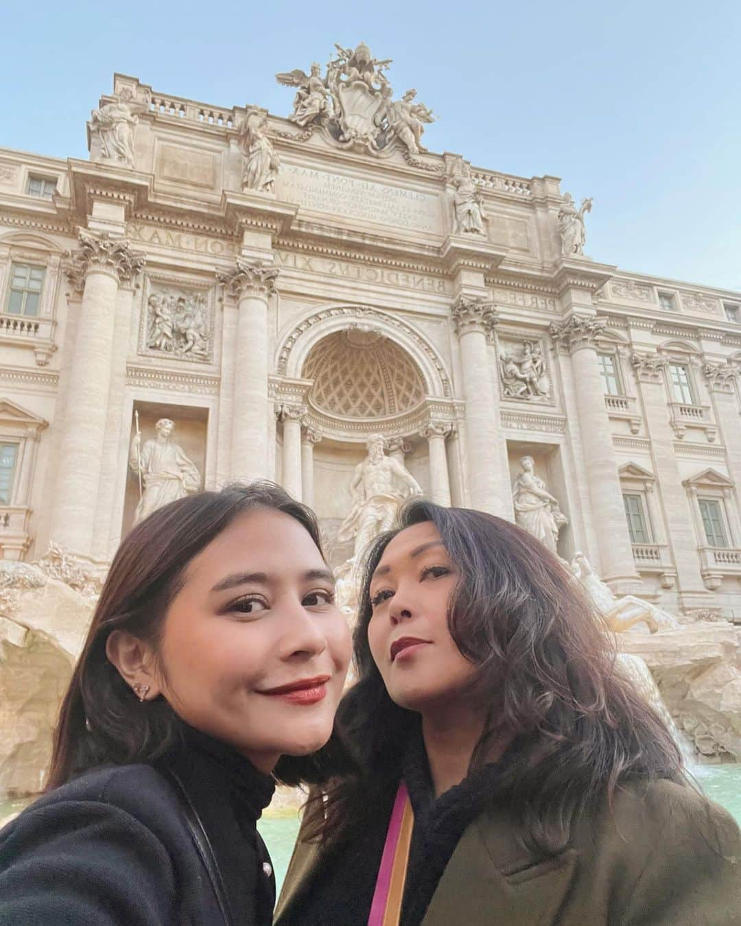 Prilly Latuconsinaさんのインスタグラム写真 - (Prilly LatuconsinaInstagram)「I dedicate this International Women's Day post to this strong independent woman beside me. You taught me to prioritize myself first and find happiness within myself. Thank you for every piece of advice that you gave me as my strength to continue my life when it feels like giving up.   Mari kita buat "Woman support Woman" bukan hanya sekedar kata-kata. Jadilah perempuan yang bisa saling menguatkan bukan saling menjatuhkan apalagi menghancurkan.   Happy International Women's Day untuk semua perempuan! Kalian berharga!」3月8日 15時28分 - prillylatuconsina96