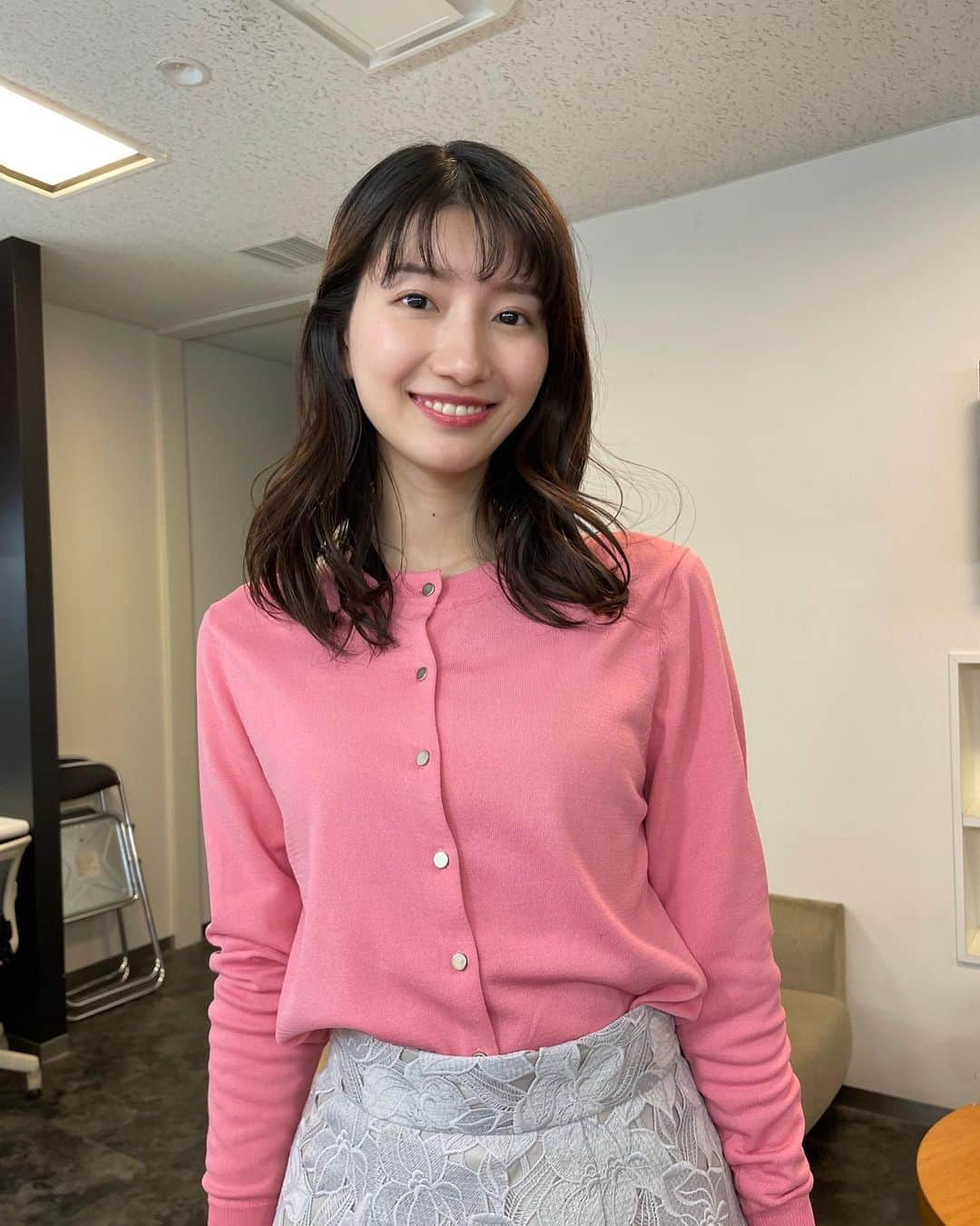 吉村恵里子さんのインスタグラム写真 - (吉村恵里子Instagram)「・ こんにちは！ 月火水の衣装写真です🌼 今日は特にあたたかいですね！  夜との温度差があるので、 調節が難しいですが…  春に近づいてると思うと嬉しくなります☺︎🌸」3月8日 15時39分 - yoshimura_eriko