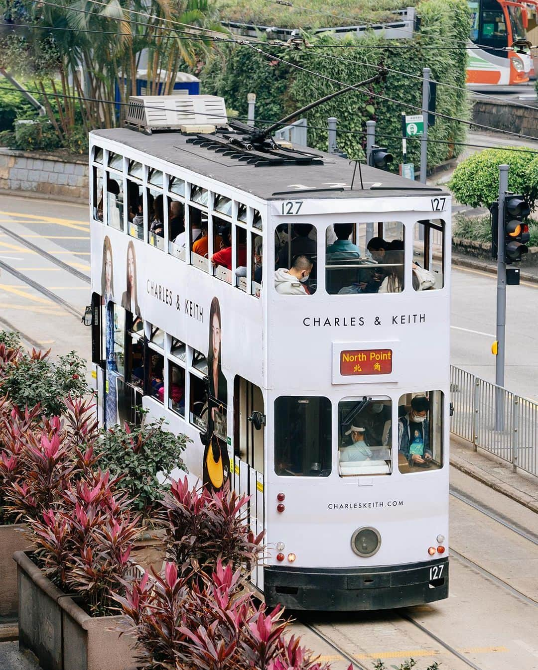 ITZYさんのインスタグラム写真 - (ITZYInstagram)「The CHARLES & KEITH Spring Summer 2023 campaign featuring @itzy.all.in.us has been spotted all over Hong Kong on the city's iconic trams.  #ITZYxCharlesKeith #CharlesKeithSS23 #CharlesKeithOfficial」3月8日 15時59分 - itzy.all.in.us